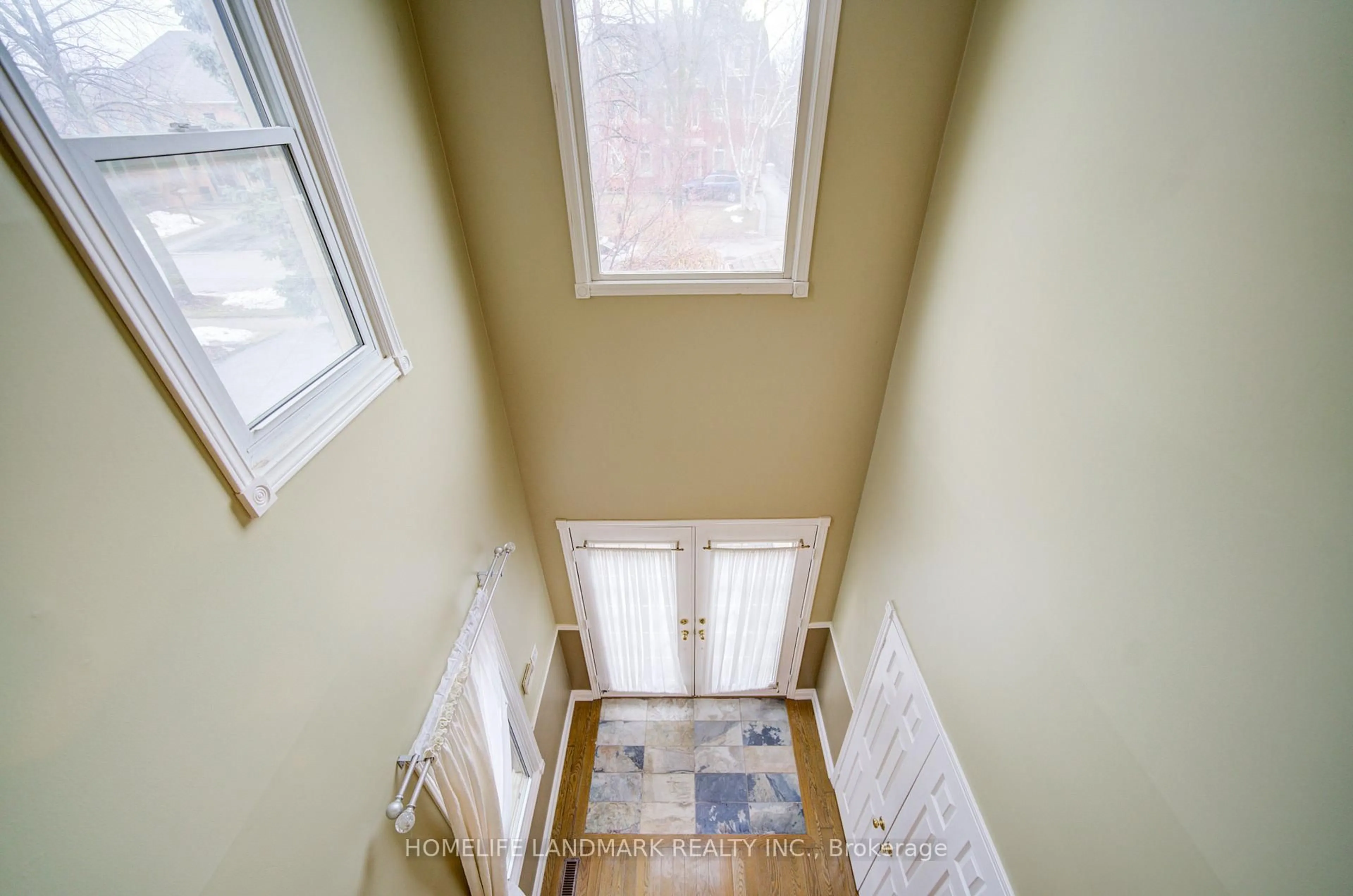 Unknown for 111 Theobalds Circ, Richmond Hill Ontario L4C 9C8