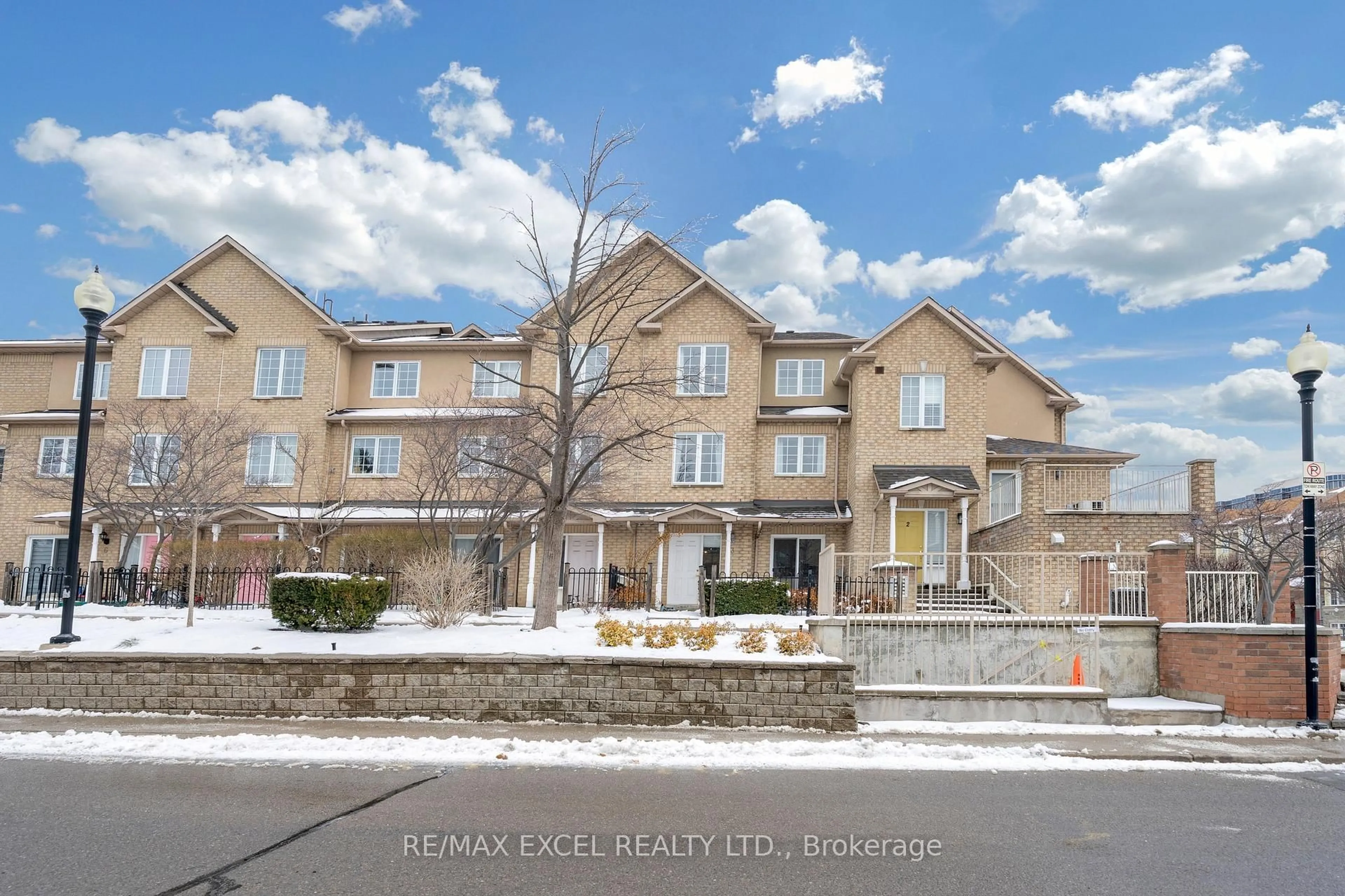 Unknown for 10 Cox Blvd #3, Markham Ontario L3R 4G2