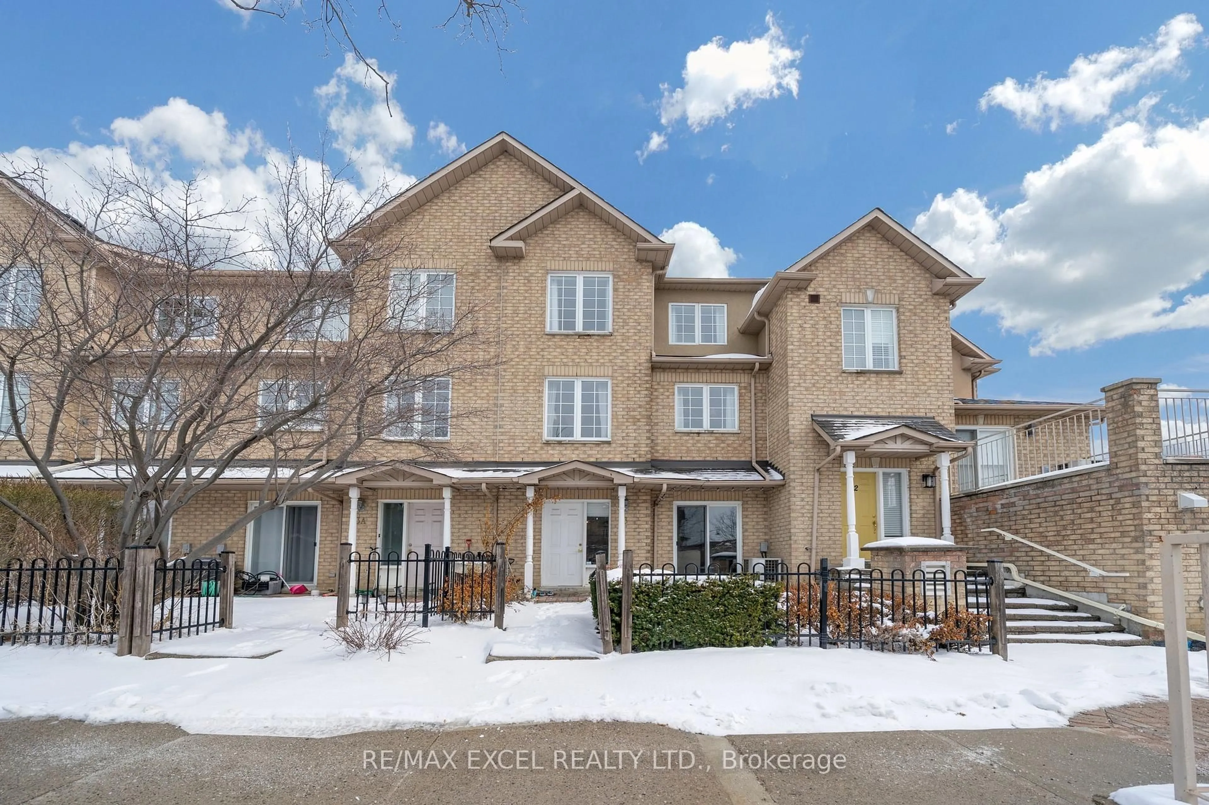 Unknown for 10 Cox Blvd #3, Markham Ontario L3R 4G2