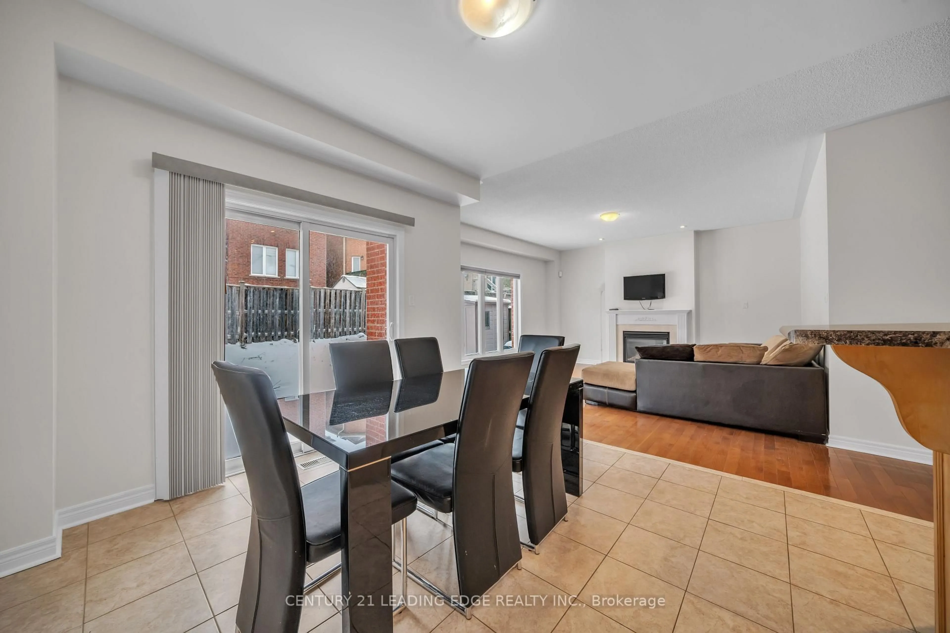 Dining room, unknown for 66 Woodbury Cres, Newmarket Ontario L3X 2T2