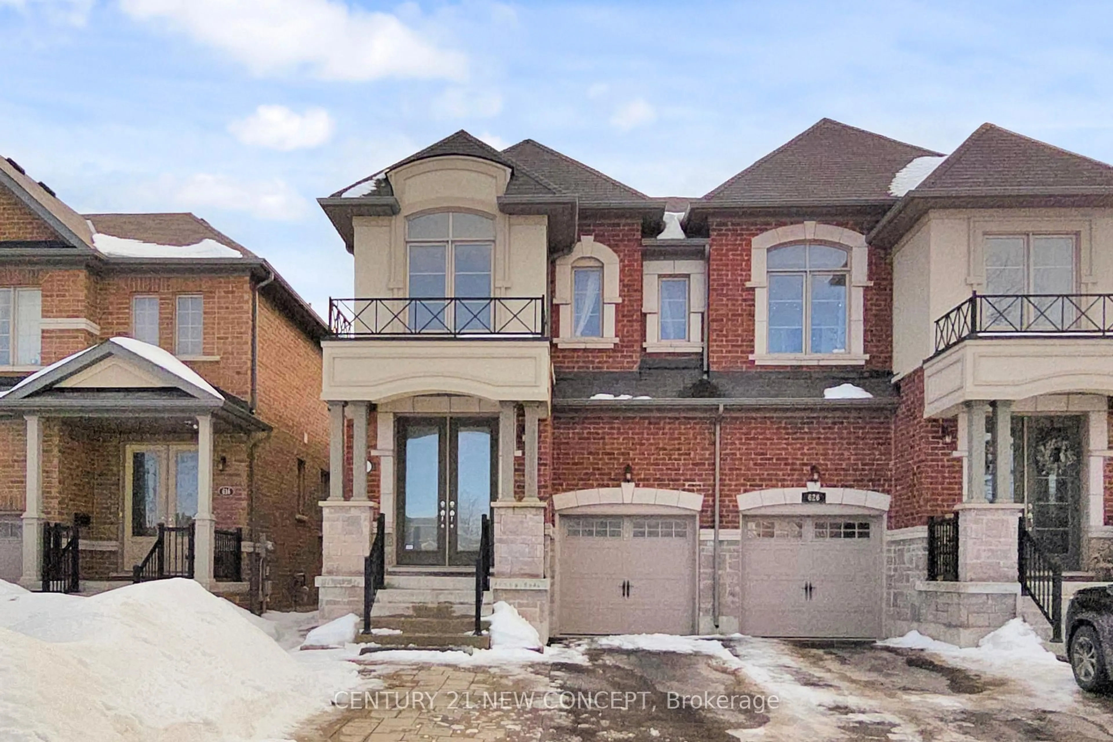 Home with brick exterior material, street for 622 Sweetwater Cres, Newmarket Ontario L3X 0H5