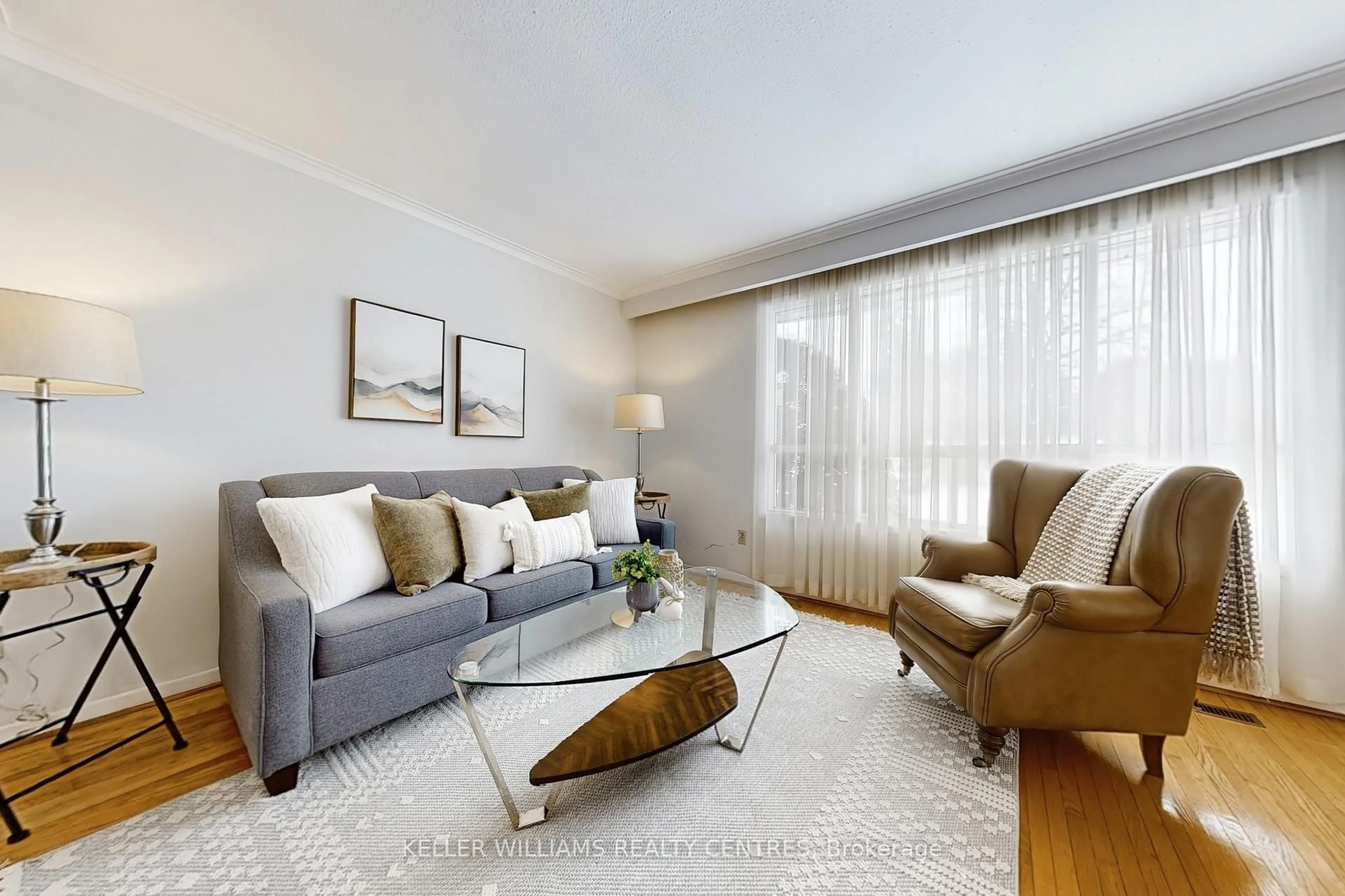 Living room with furniture, unknown for 356 Dennie Ave, Newmarket Ontario L3Y 4M7