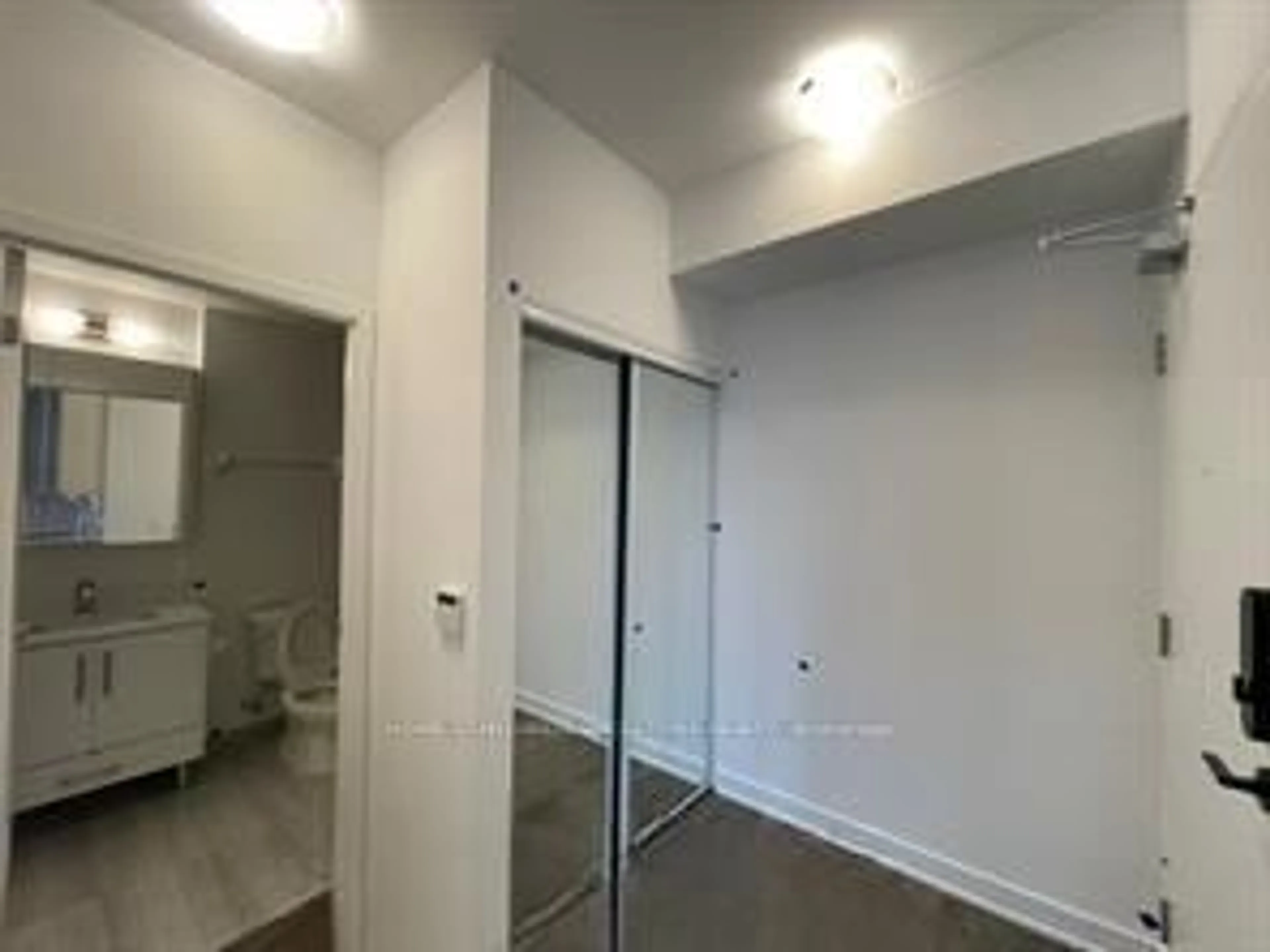 A pic of a room for 105 Oneida Cres, Richmond Hill Ontario L4B 0H6