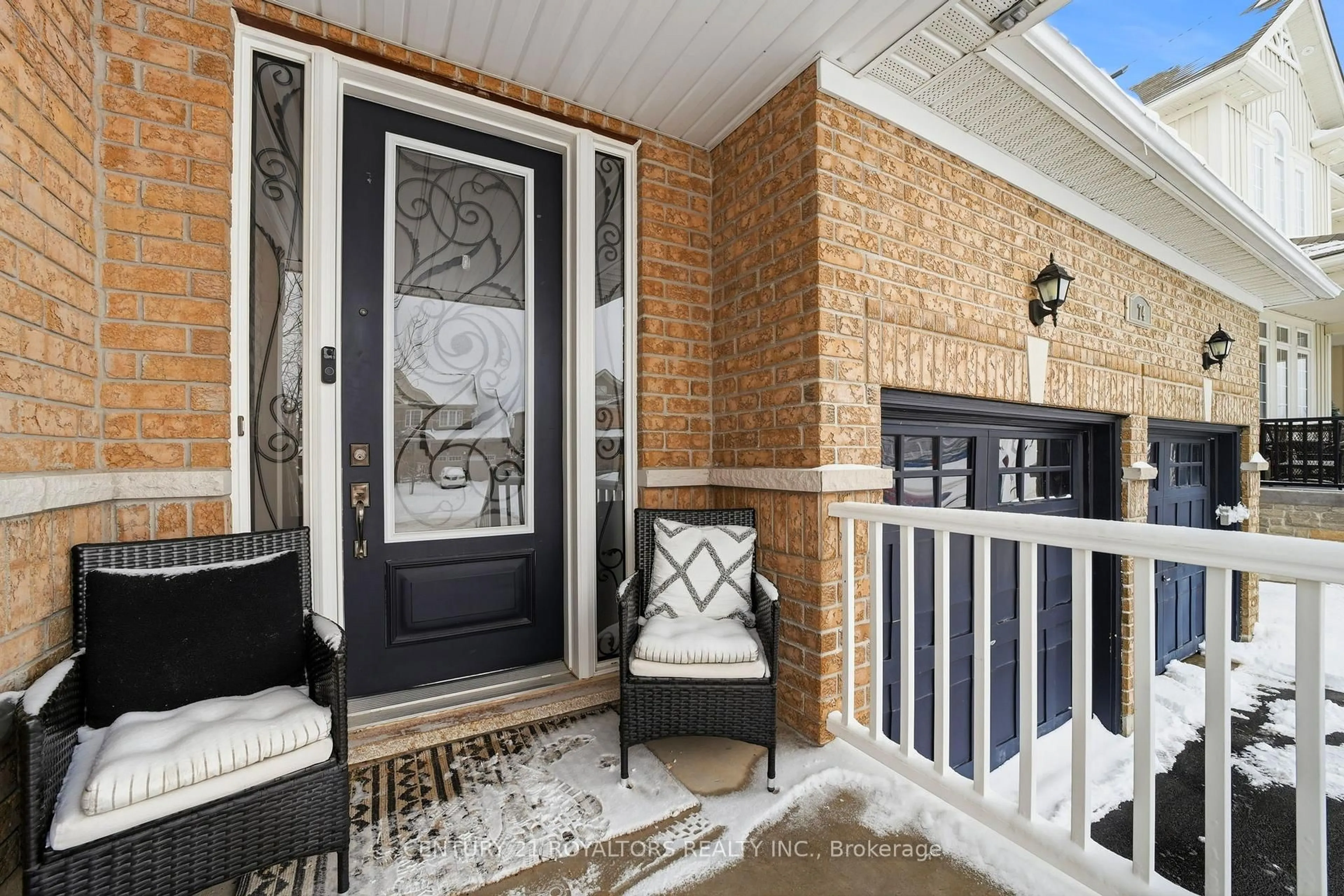 Indoor entryway for 74 Latimer Ave, Essa Ontario L0M 1B5