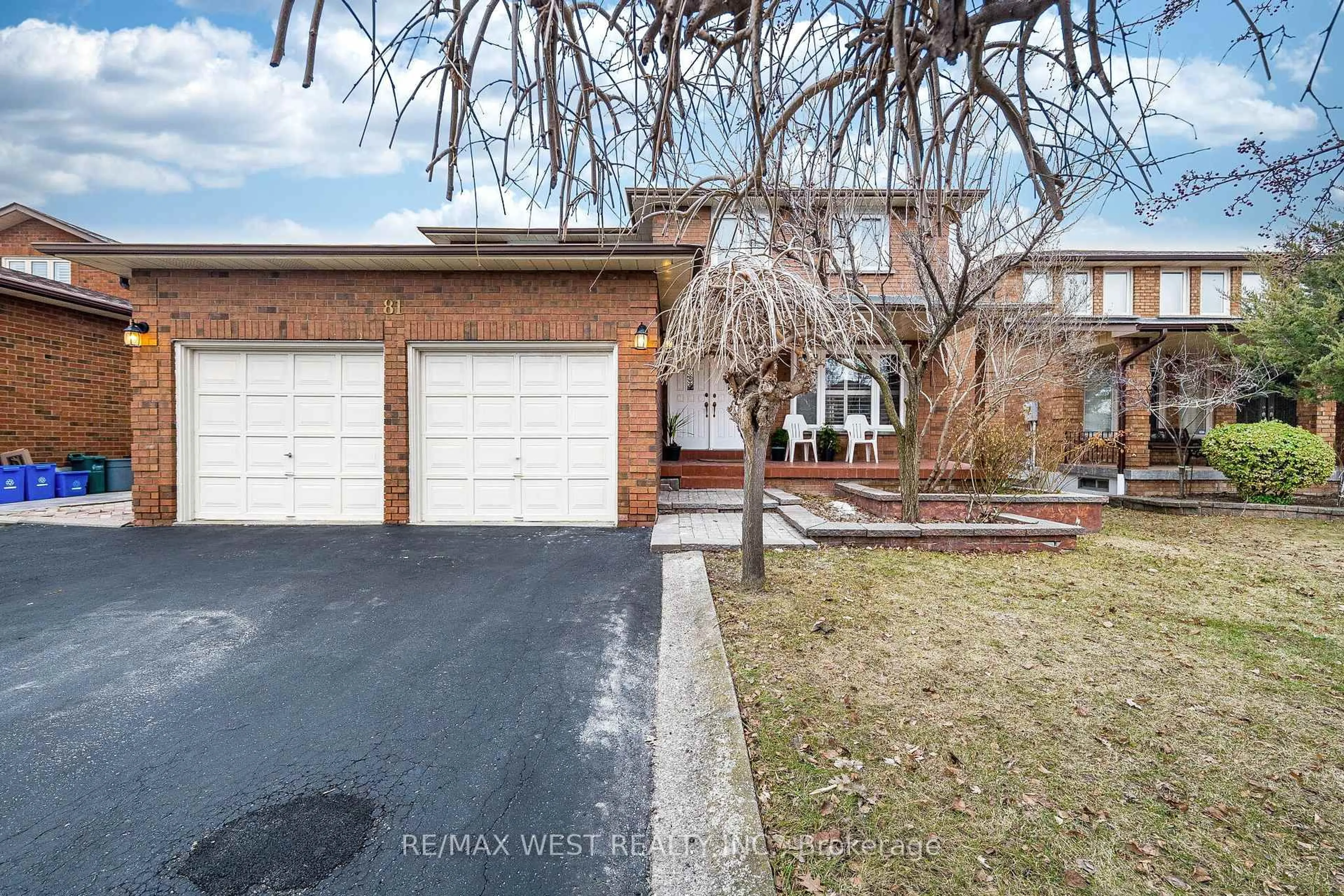 Home with brick exterior material, street for 81 Vera St St, Vaughan Ontario L4L 5S4