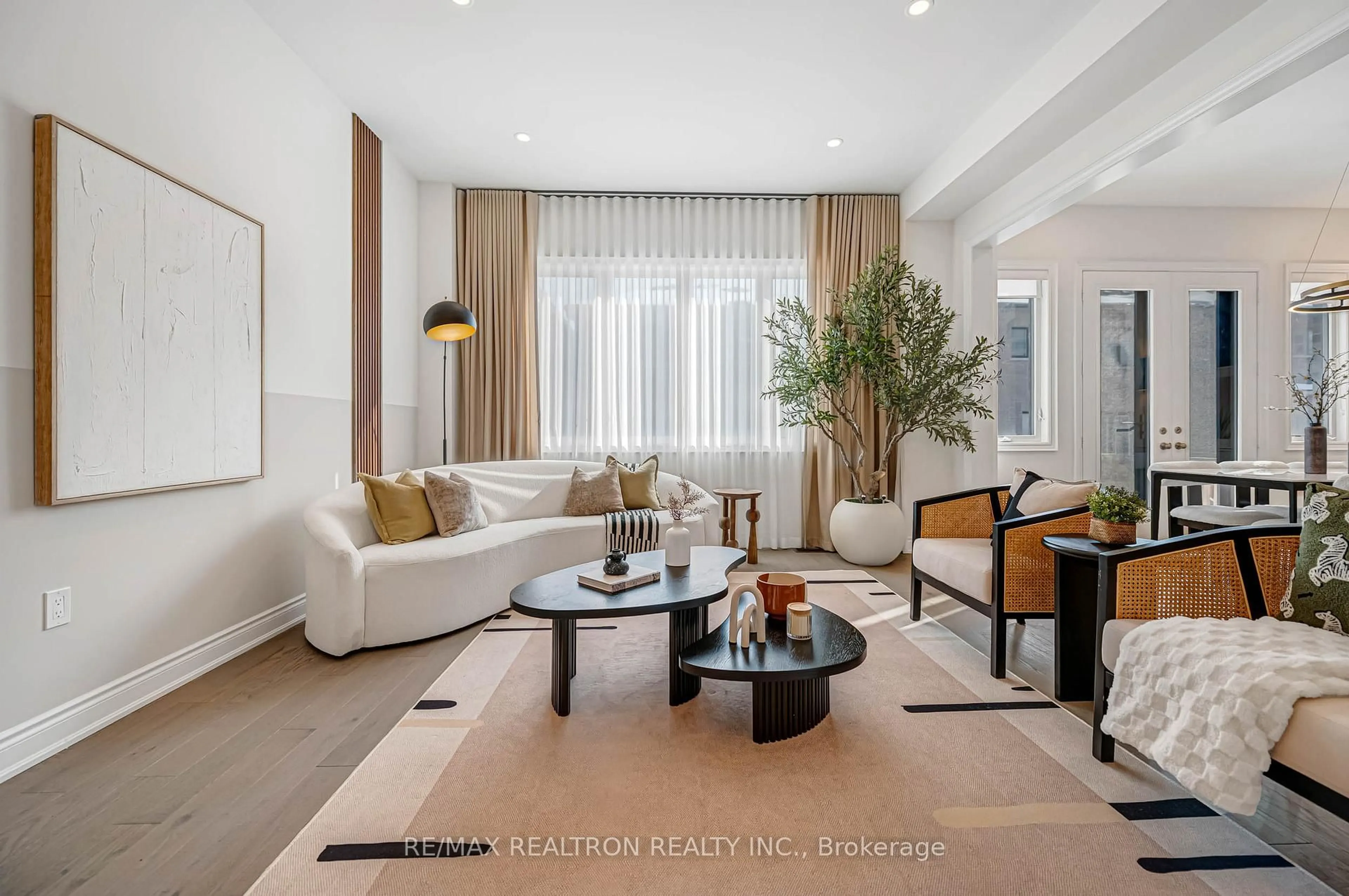 Living room with furniture, unknown for 15 Current Dr, Richmond Hill Ontario L4S 0M6