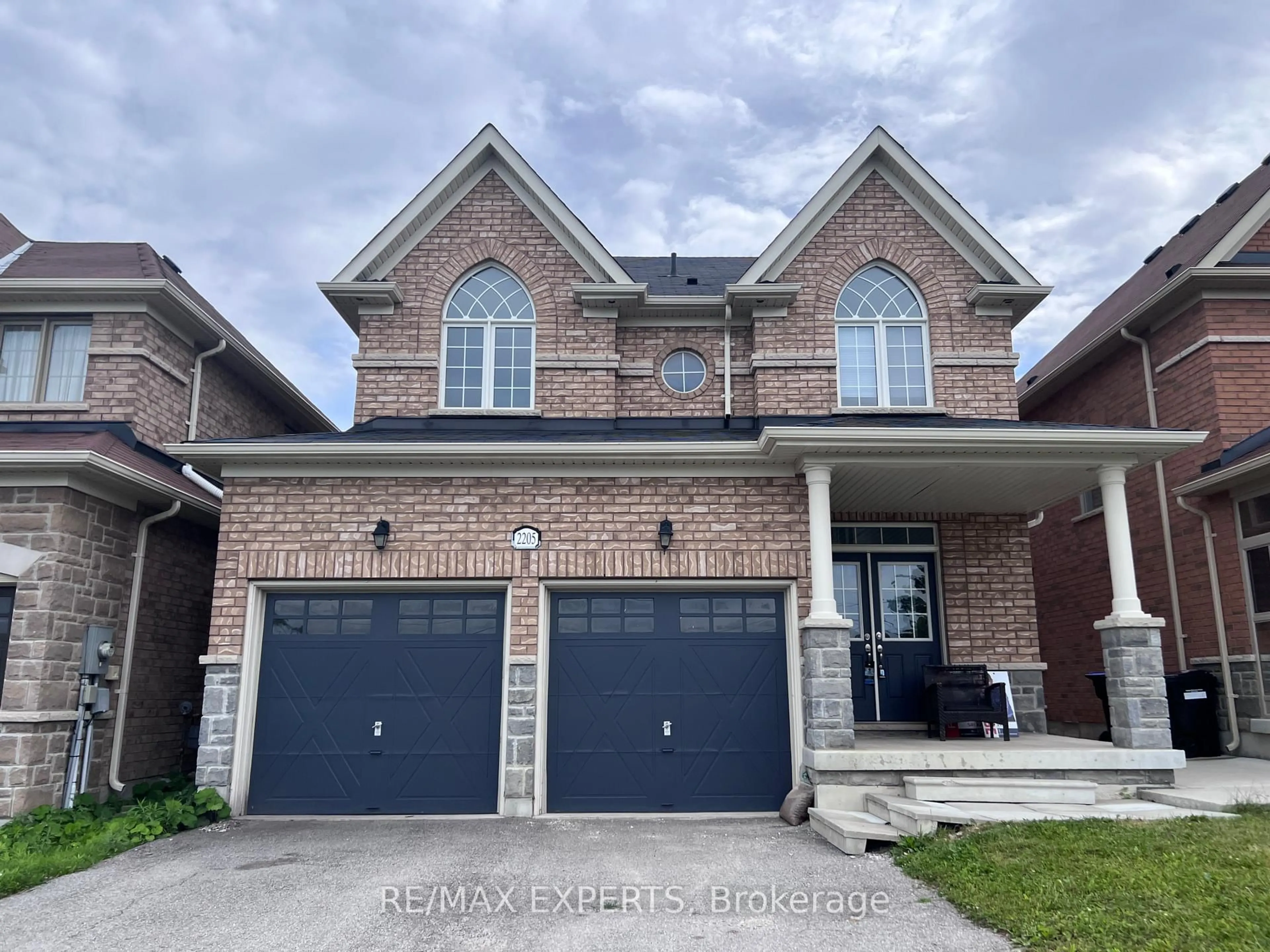 Home with brick exterior material, street for 2205 Dawson Cres, Innisfil Ontario L9S 0G9