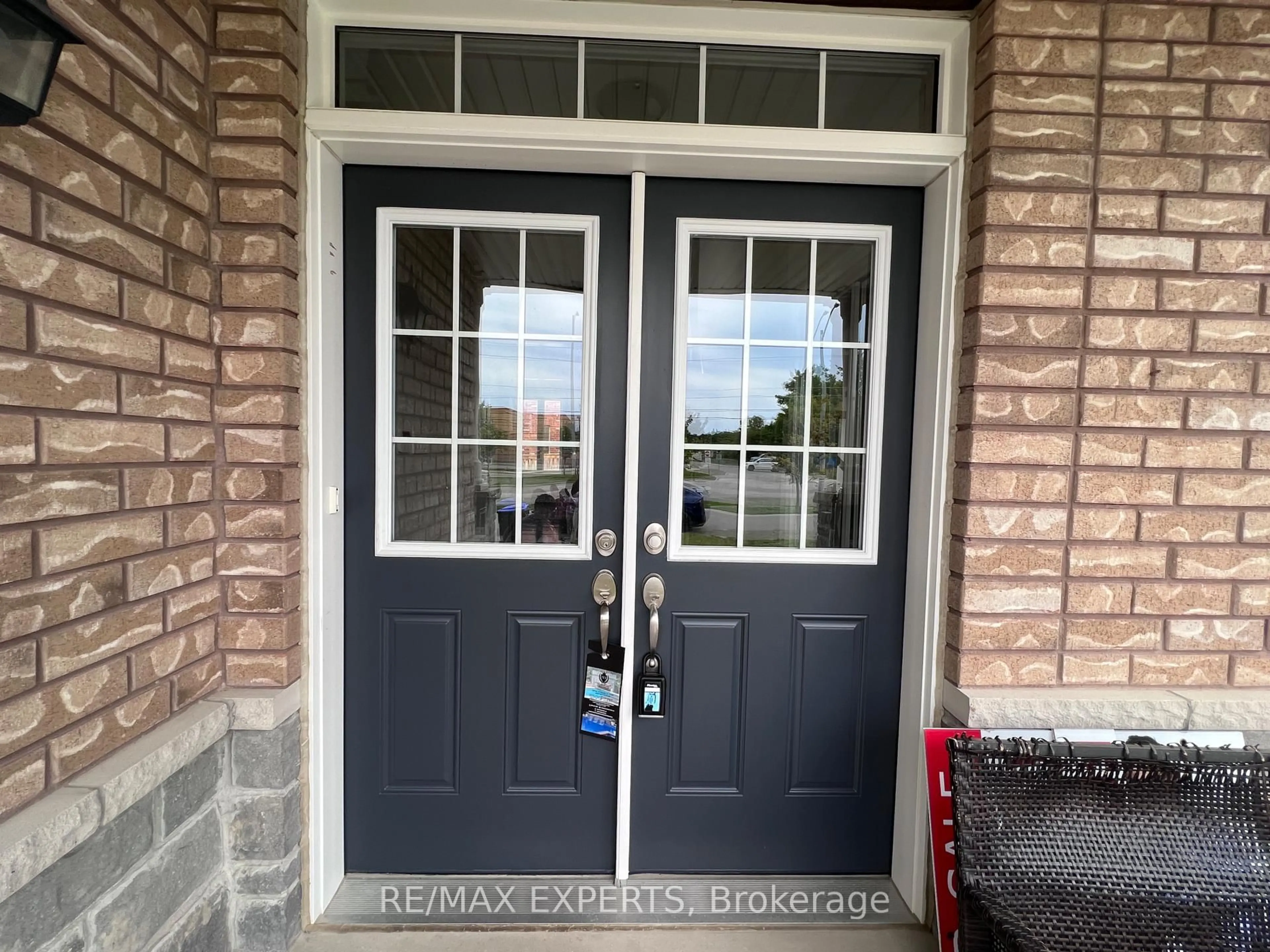 Indoor entryway for 2205 Dawson Cres, Innisfil Ontario L9S 0G9