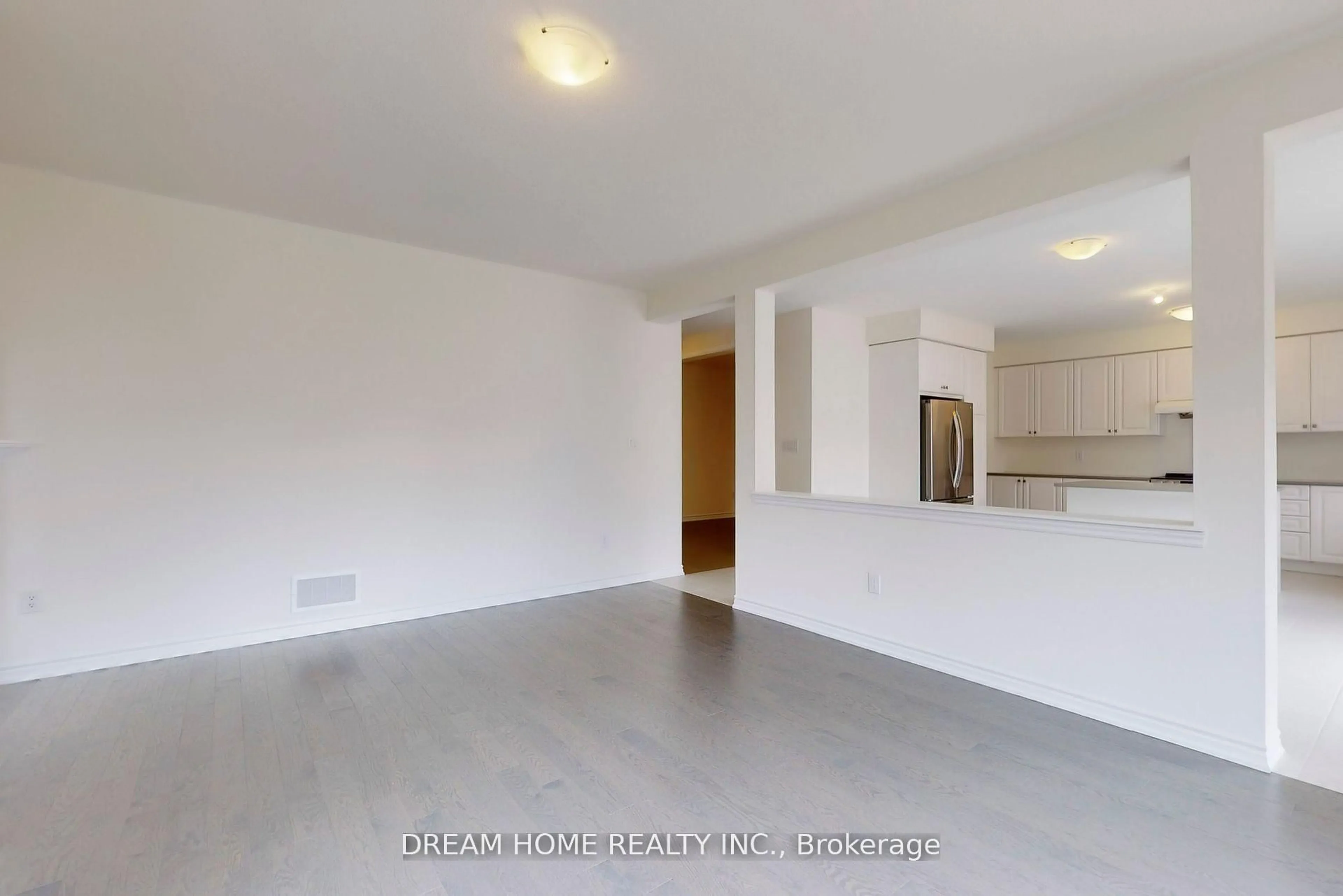 A pic of a room for 7 Charles White Crt, East Gwillimbury Ontario L9N 0T7