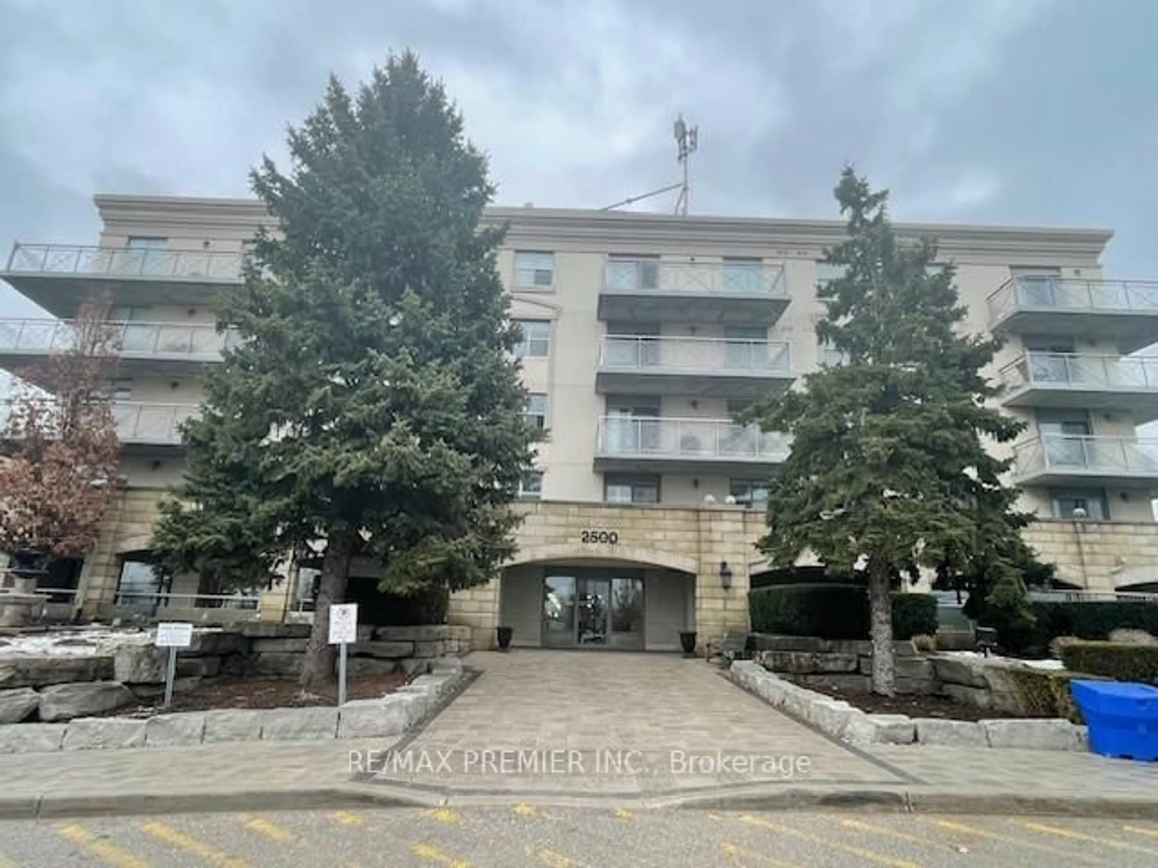 Unknown for 2500 Rutherford Rd #311, Vaughan Ontario L4K 2N8