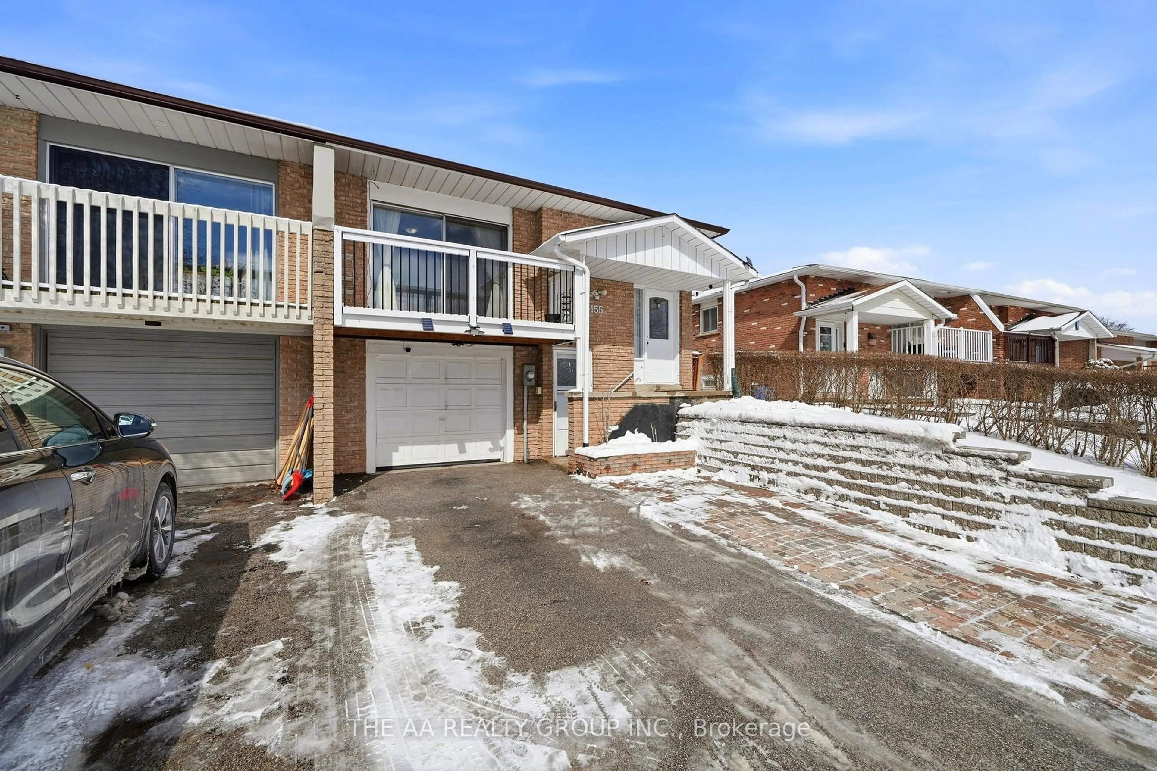 A pic from outside/outdoor area/front of a property/back of a property/a pic from drone, street for 155 Britannia Ave, Bradford West Gwillimbury Ontario L3Z 1A4