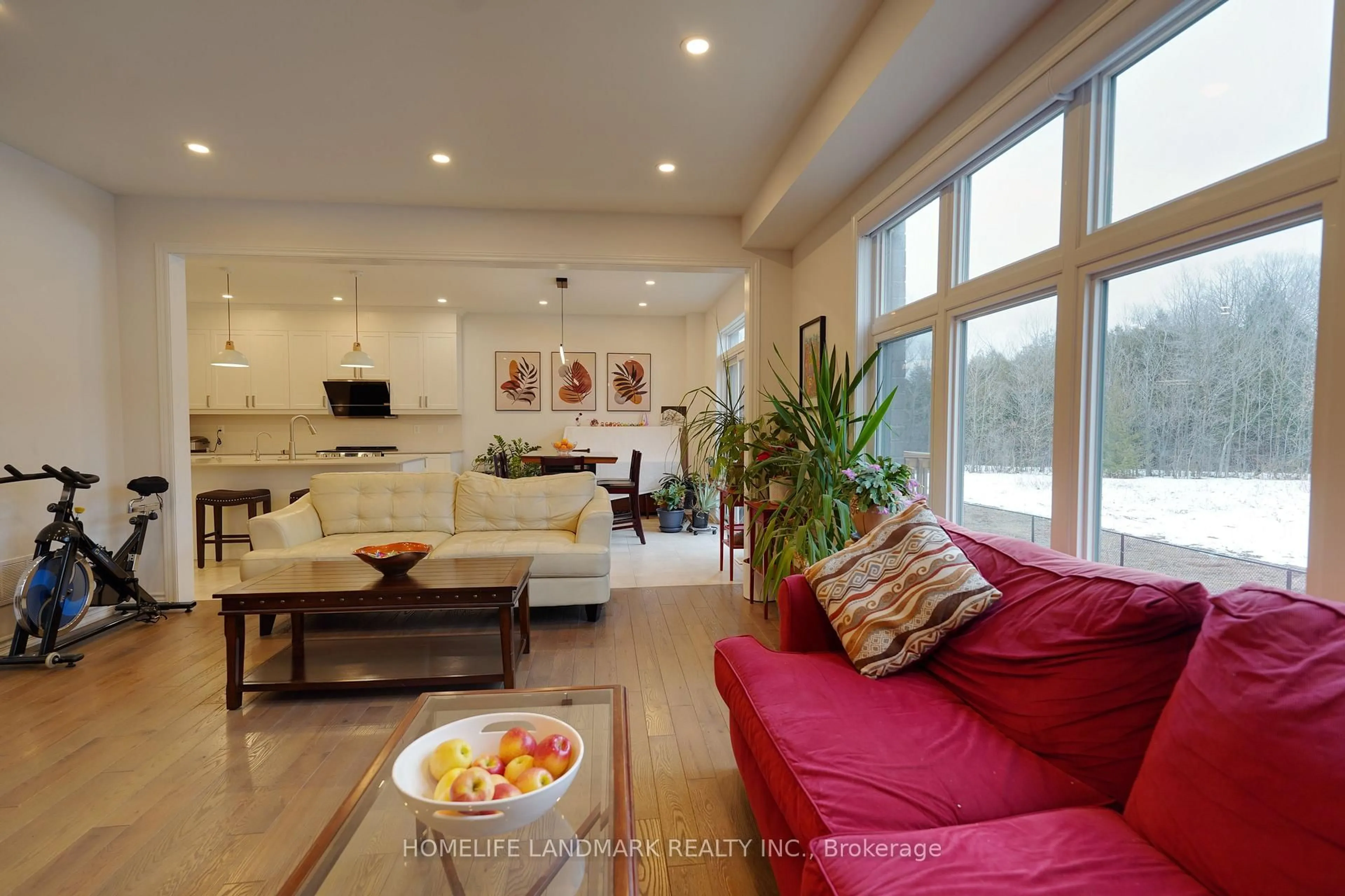 Open concept kitchen, unknown for 59 Big Canoe Dr, Georgina Ontario L0E 1R0