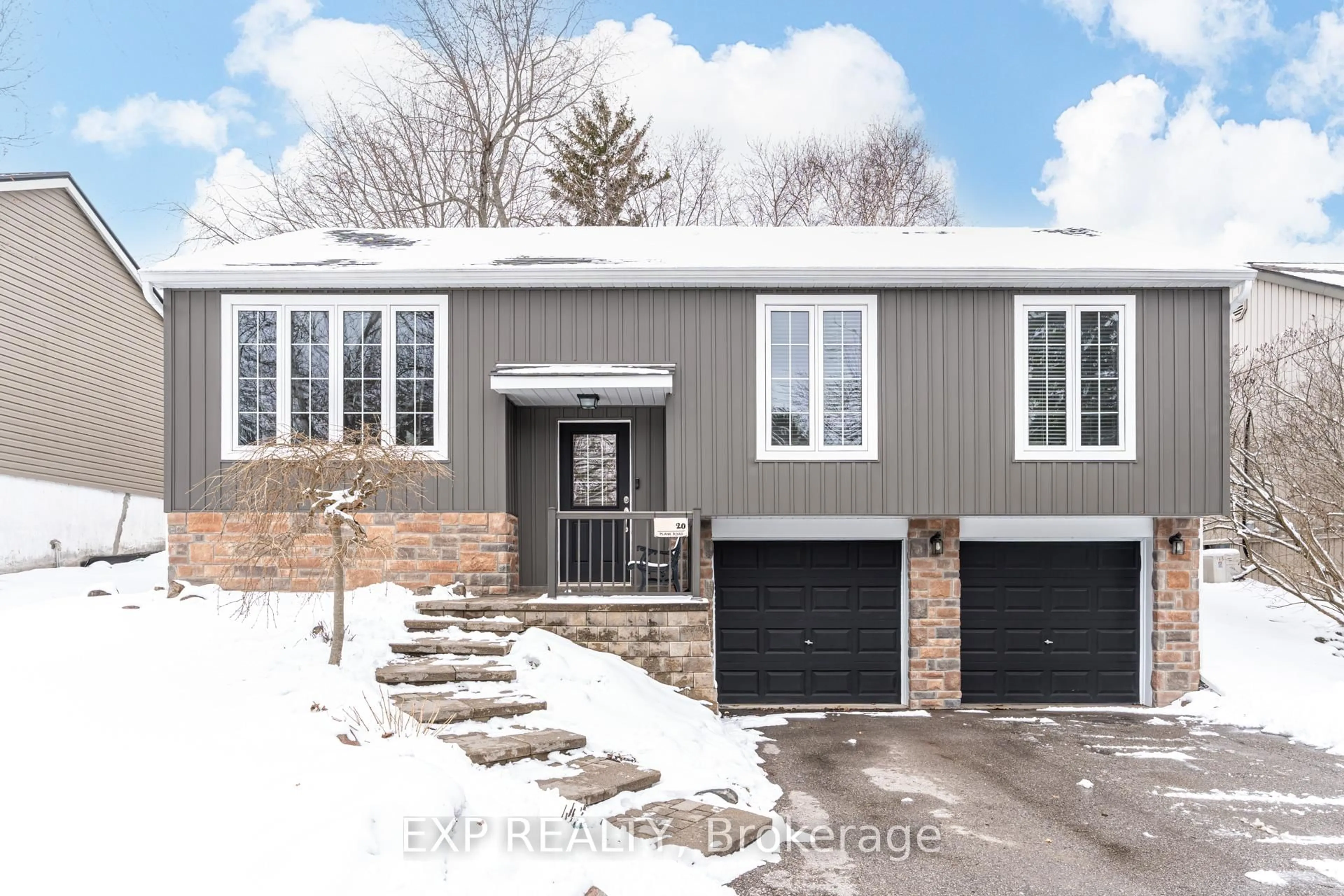 Home with brick exterior material, street for 20 Plank Rd, East Gwillimbury Ontario L9N 1B4