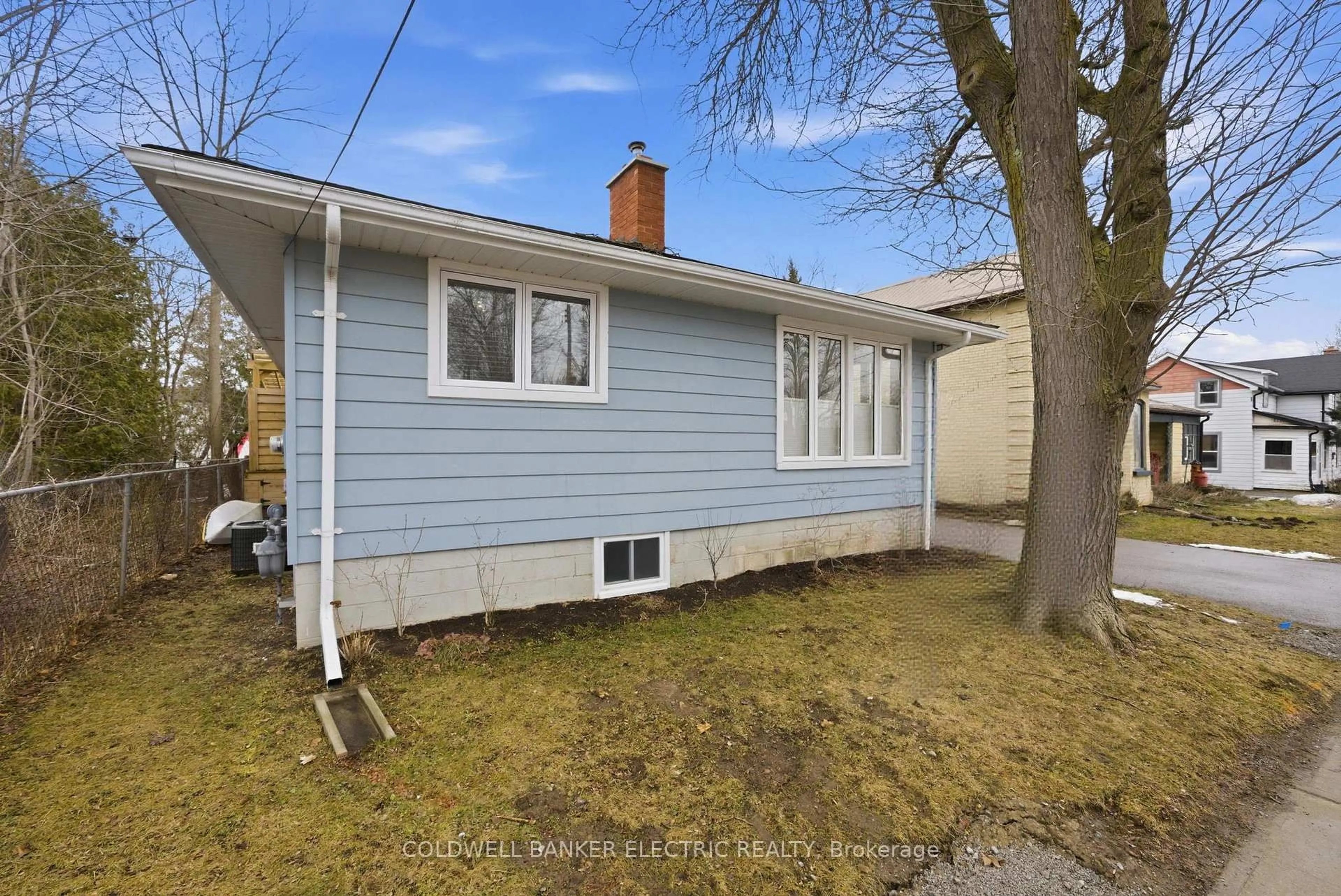 Home with vinyl exterior material, street for 5 Church St, Brock Ontario L0C 1H0