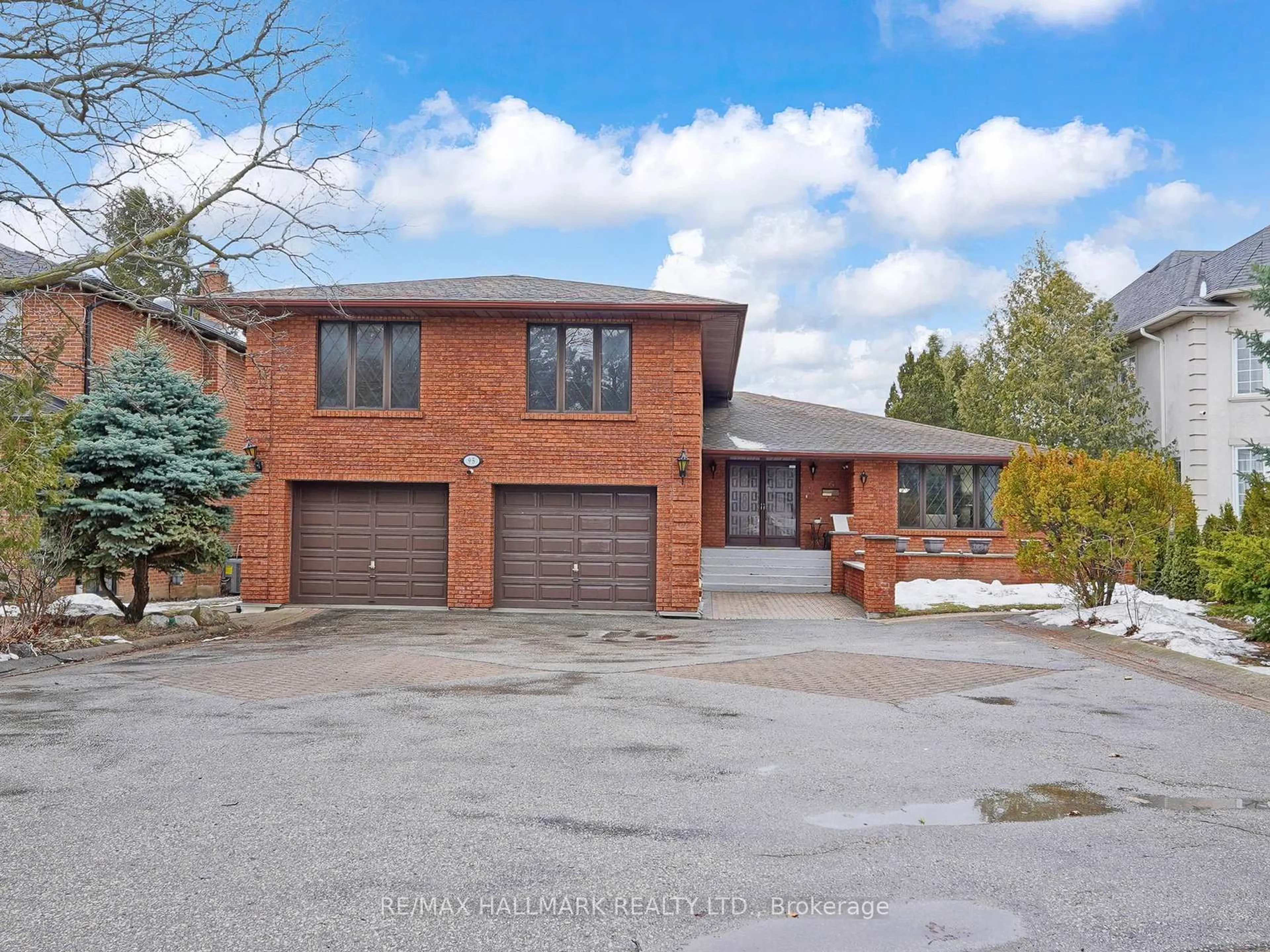 Home with brick exterior material, street for 95 Pemberton Rd, Richmond Hill Ontario L4C 3T6