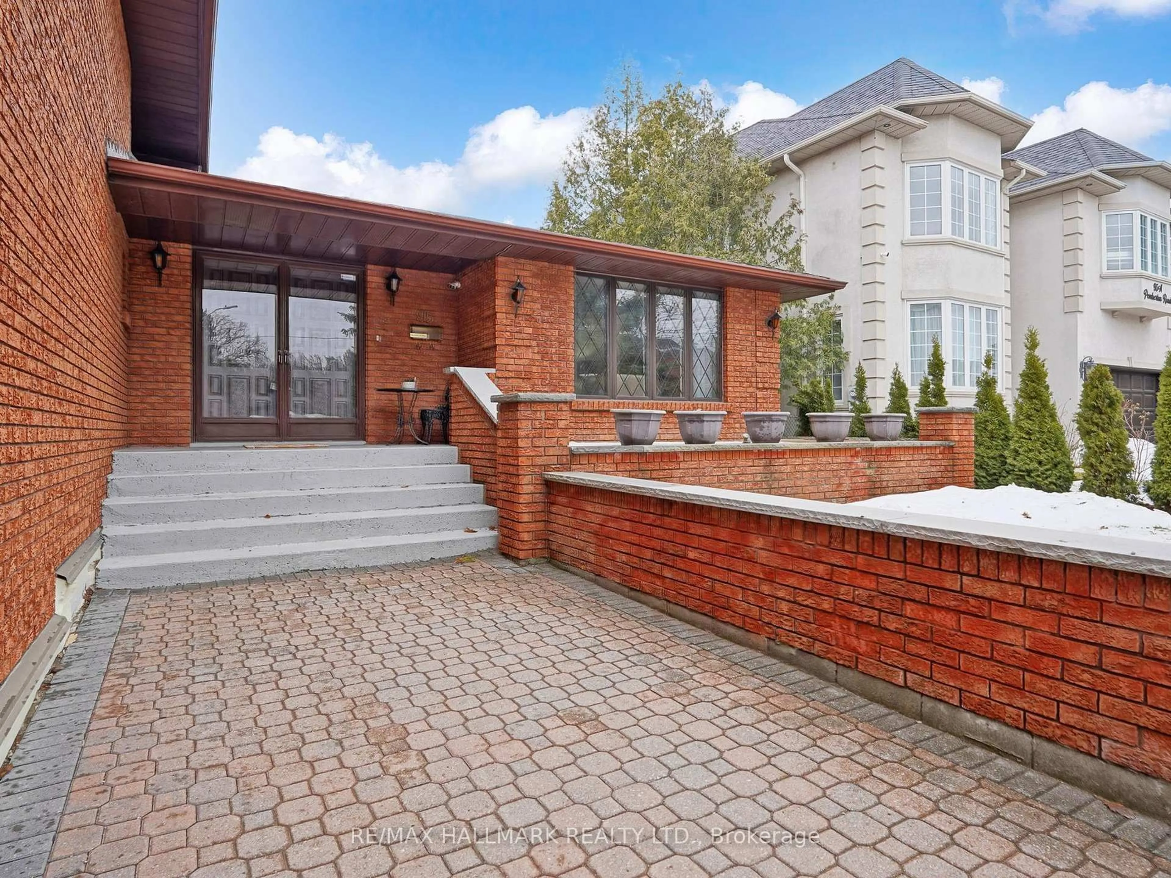 Home with brick exterior material, street for 95 Pemberton Rd, Richmond Hill Ontario L4C 3T6