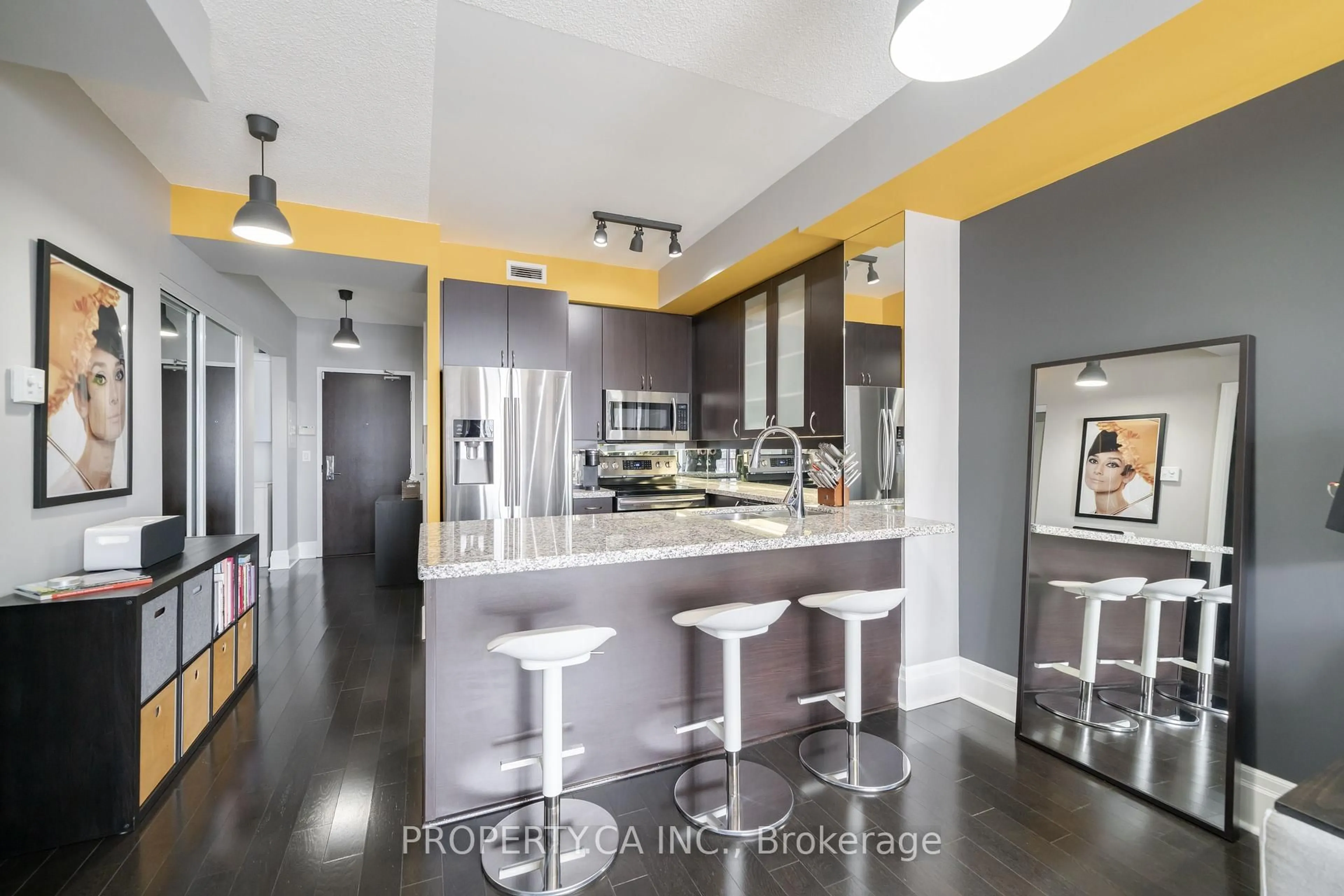 Contemporary kitchen, unknown for 21 Upper Duke Cres #309, Markham Ontario L6G 0B7