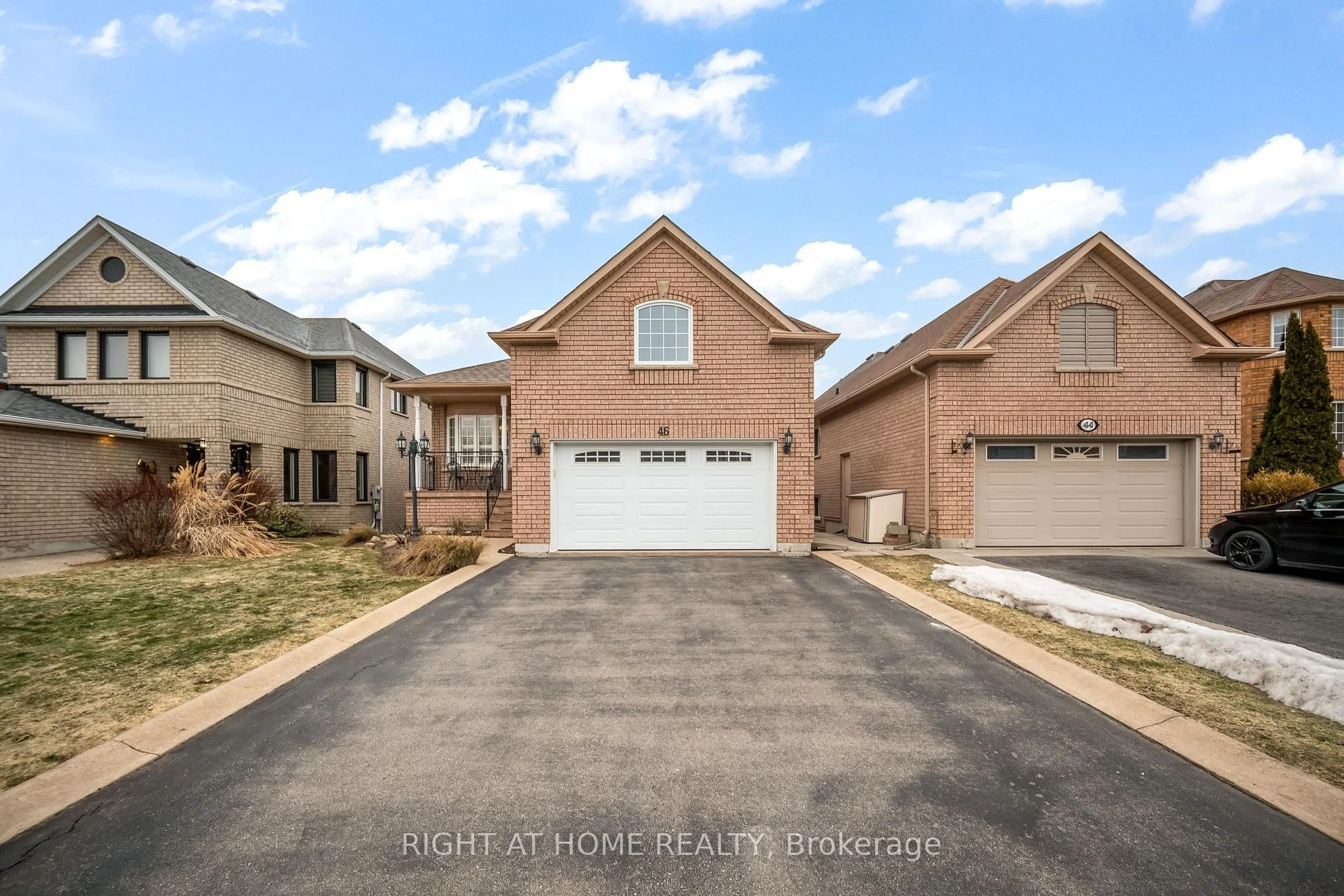 Home with brick exterior material, street for 46 Woodhaven Cres, Richmond Hill Ontario L4E 3T2