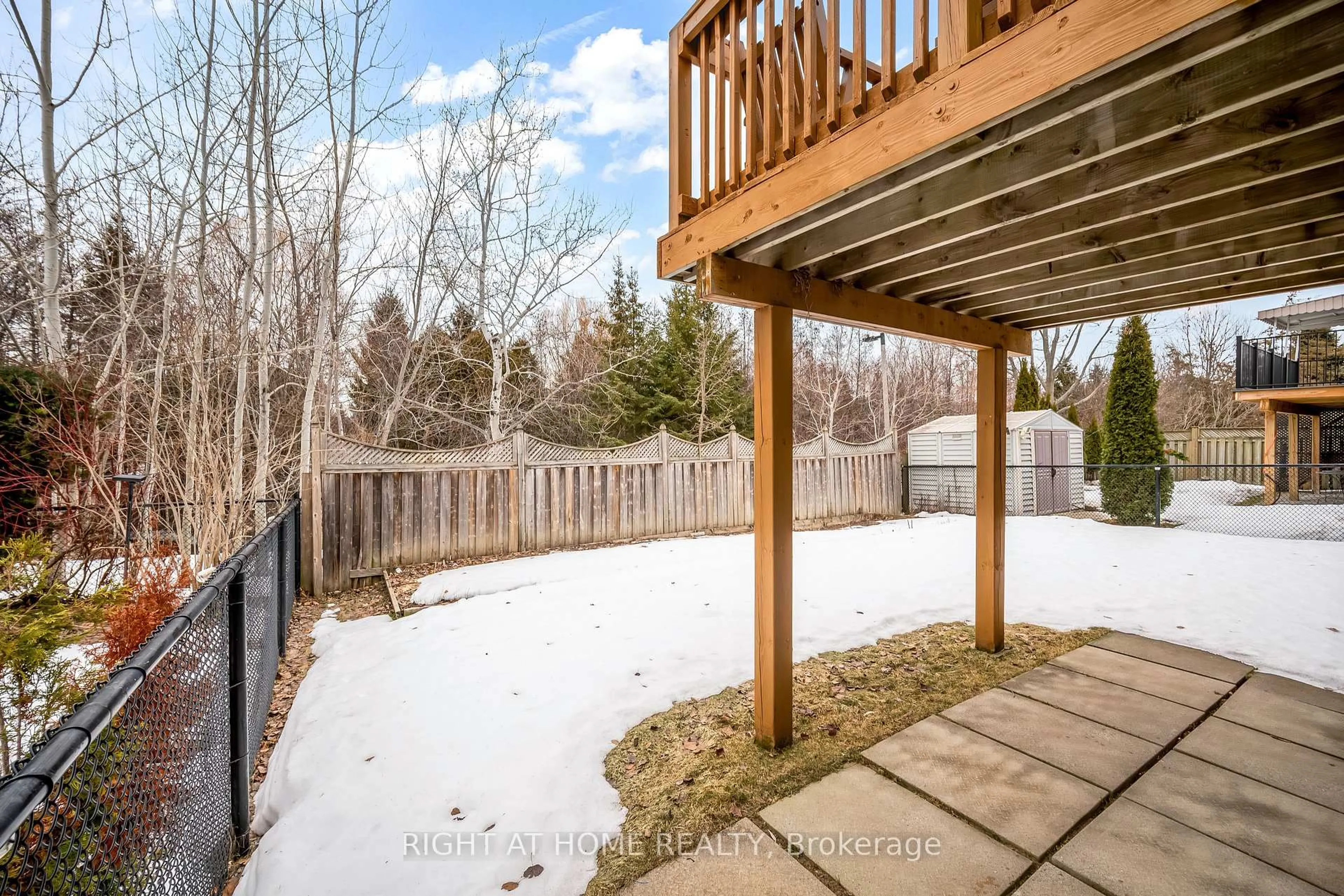 Patio, forest/trees view for 46 Woodhaven Cres, Richmond Hill Ontario L4E 3T2