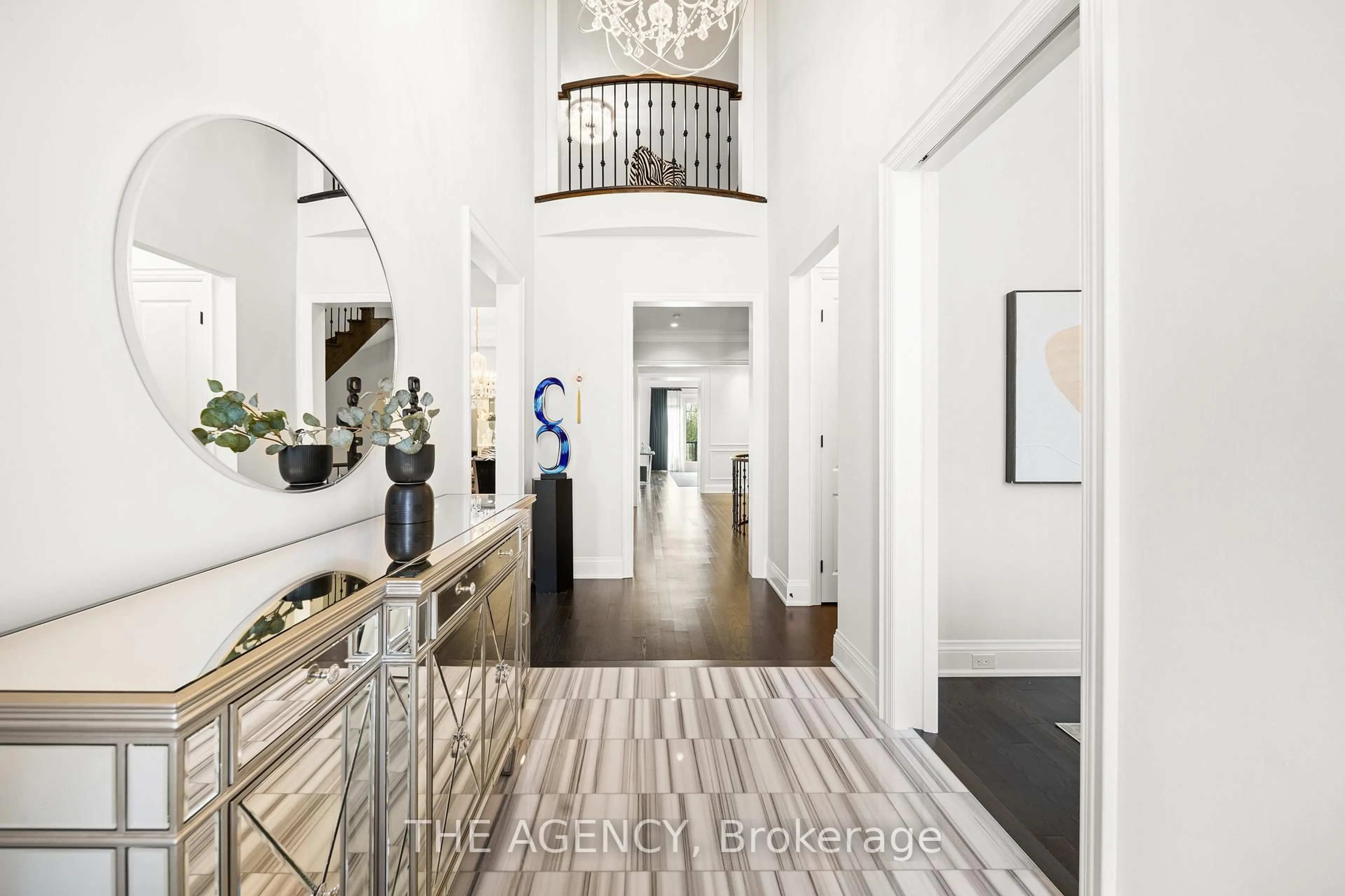 Indoor entryway for 28 Chuck Ormsby Cres, King Ontario L7B 0A8