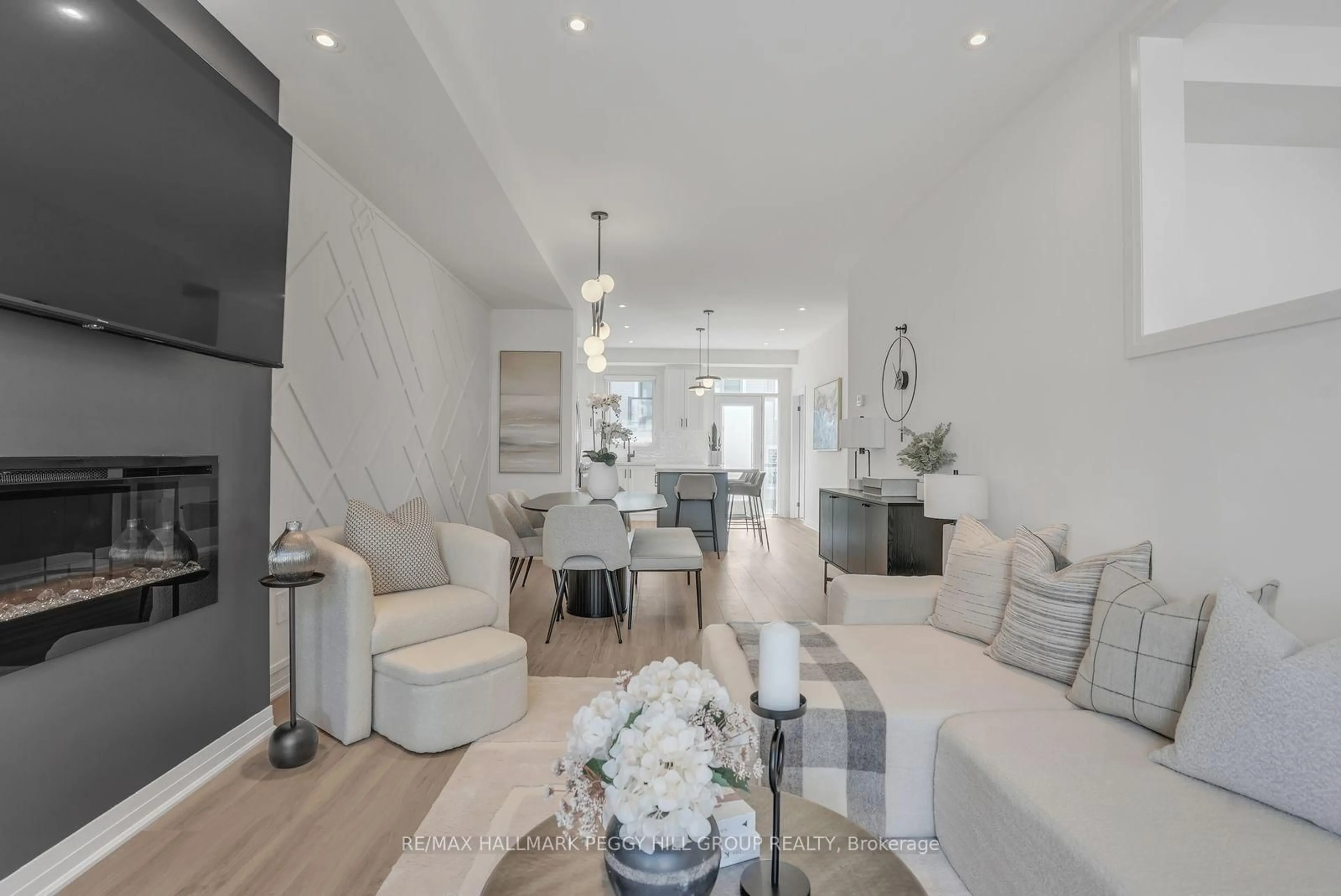 Living room with furniture, unknown for 86 Brandon Cres, New Tecumseth Ontario L0G 1W0