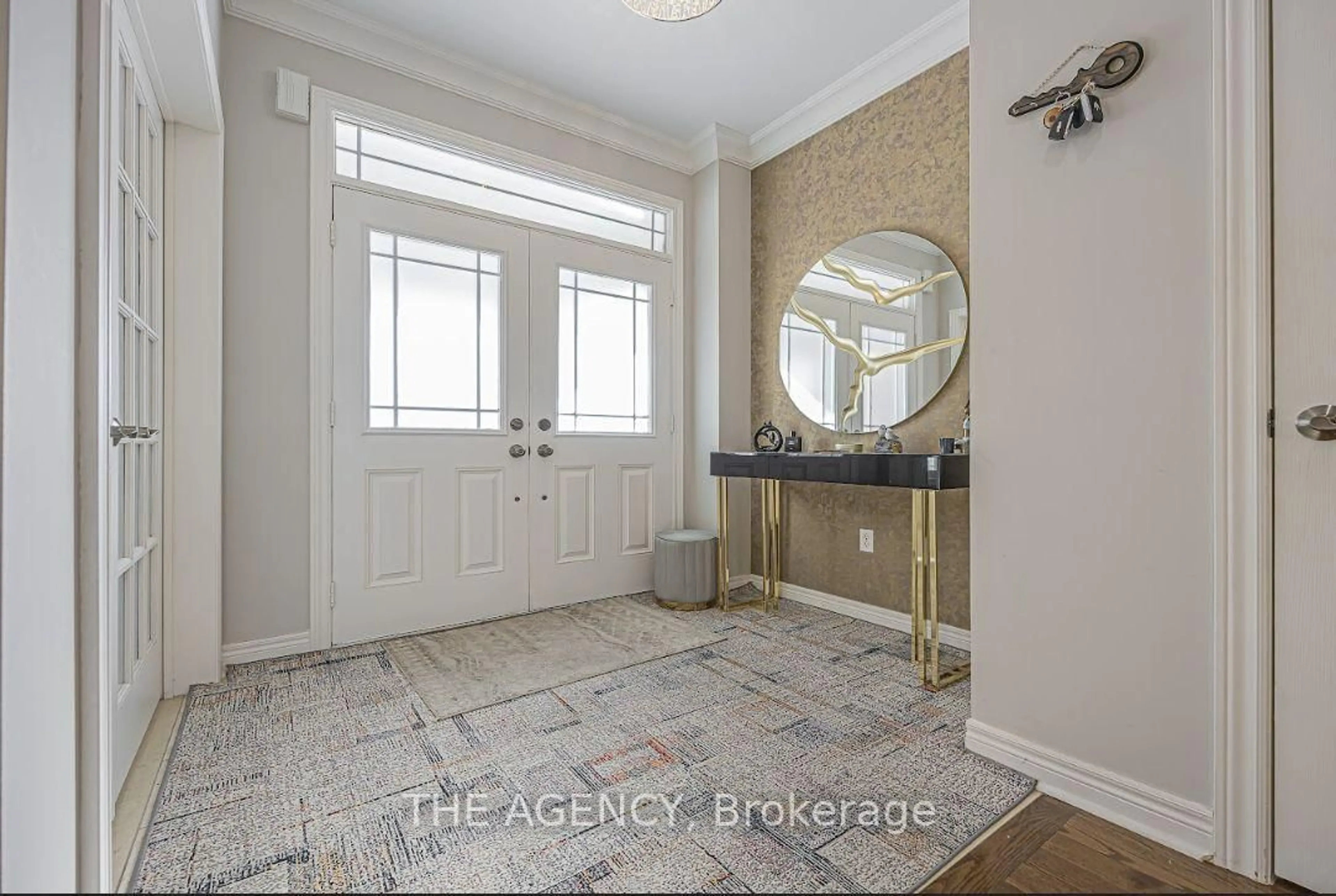 Indoor entryway for 48 Tonner Cres, Aurora Ontario L4G 0G6