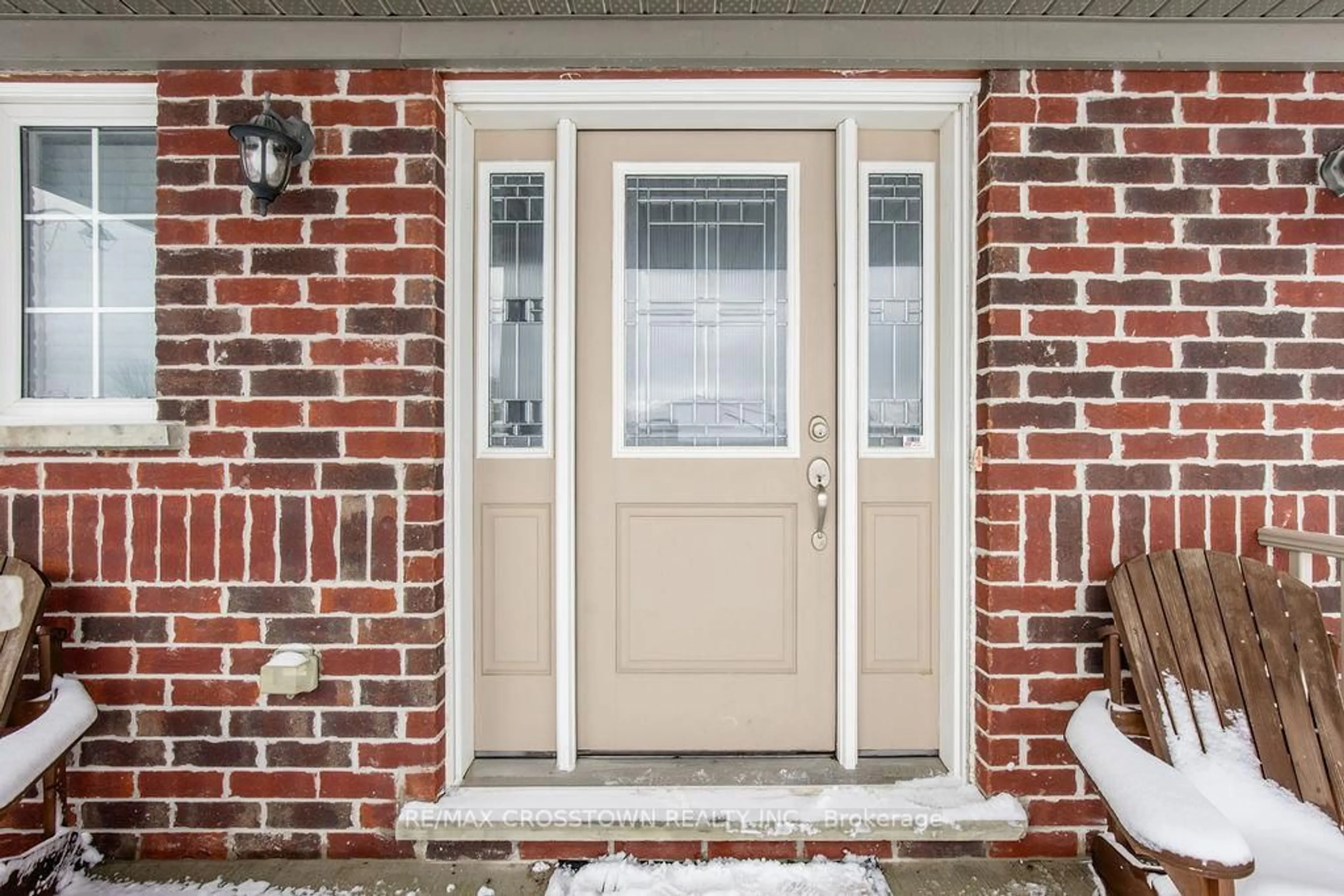 Indoor entryway for 8 Brownley Lane, Essa Ontario L0M 1B0