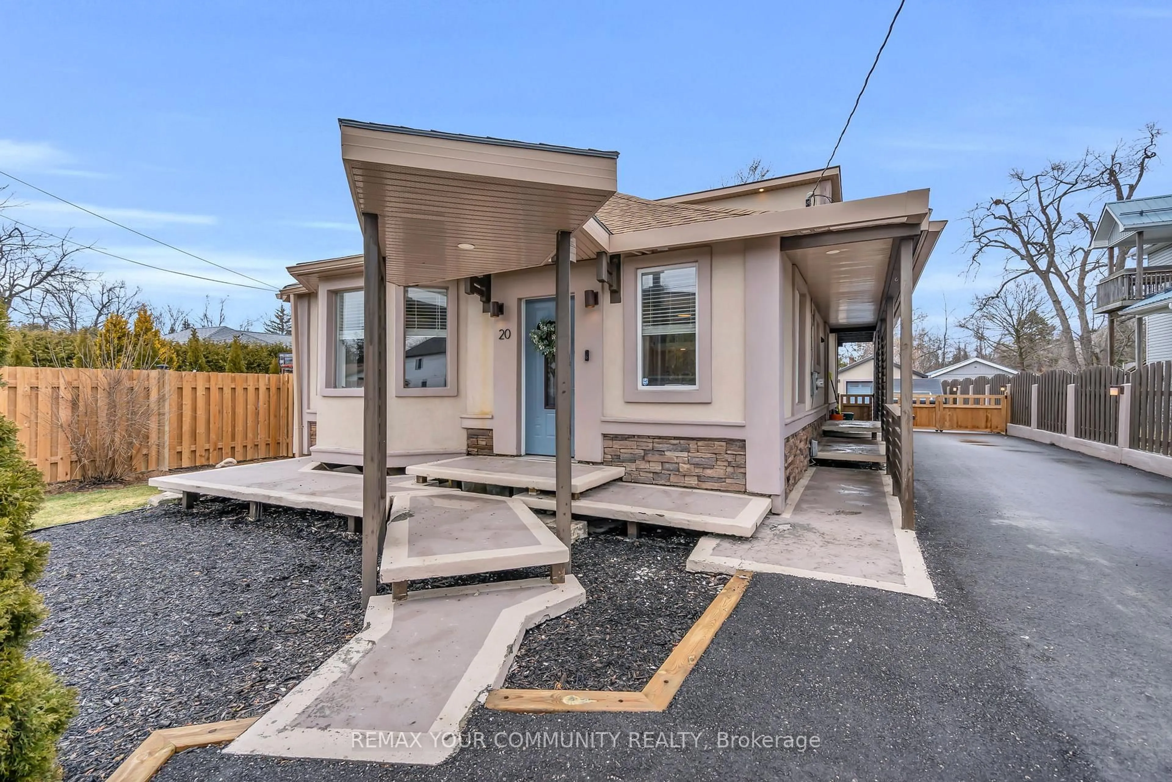 Unknown for 20 Farley Circ, Georgina Ontario L0E 1S0