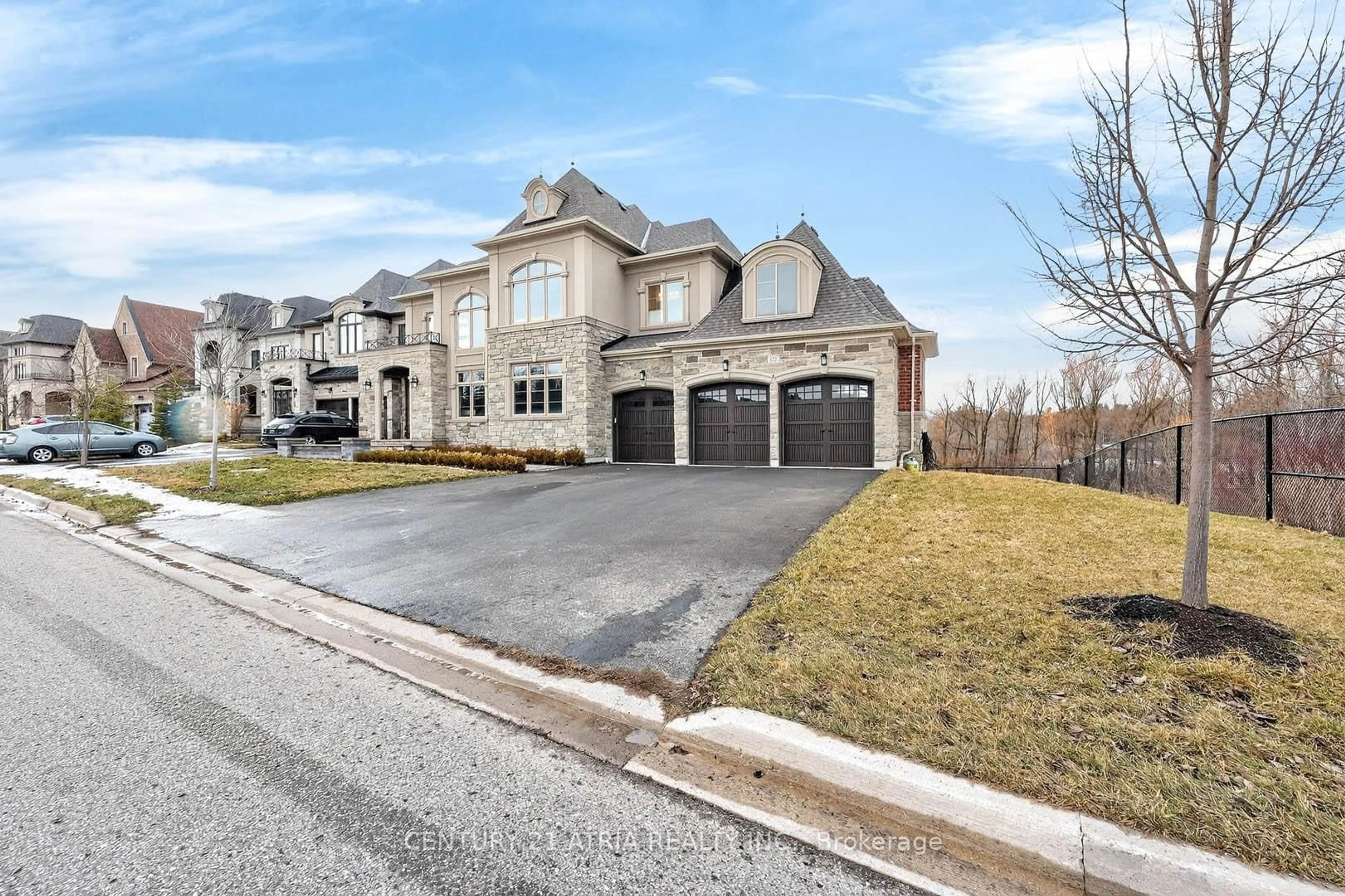 Home with brick exterior material, street for 122 Burns Blvd, King Ontario L7B 0M2