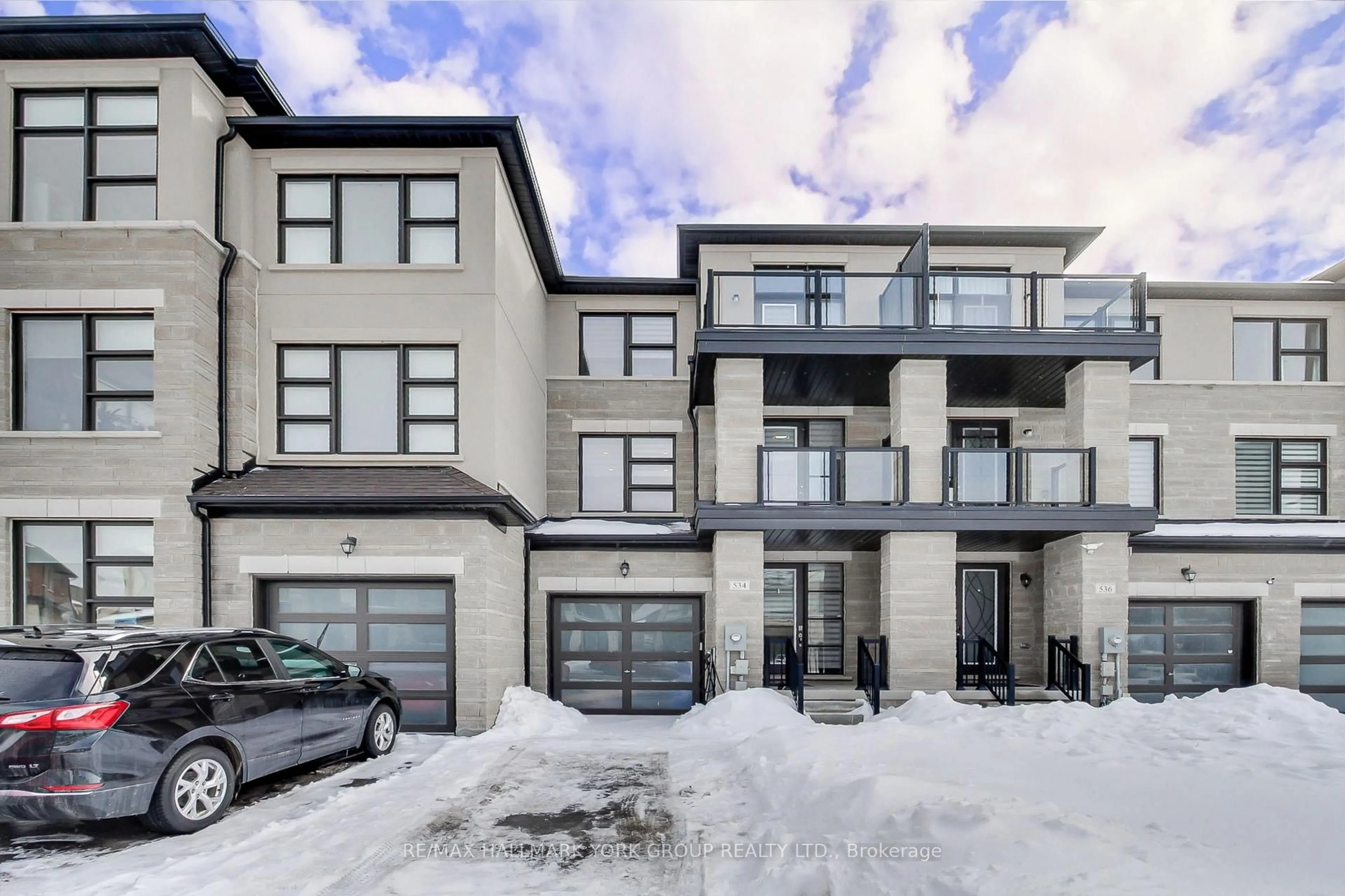 Unknown for 534 New England Crt, Newmarket Ontario L3X 0M6