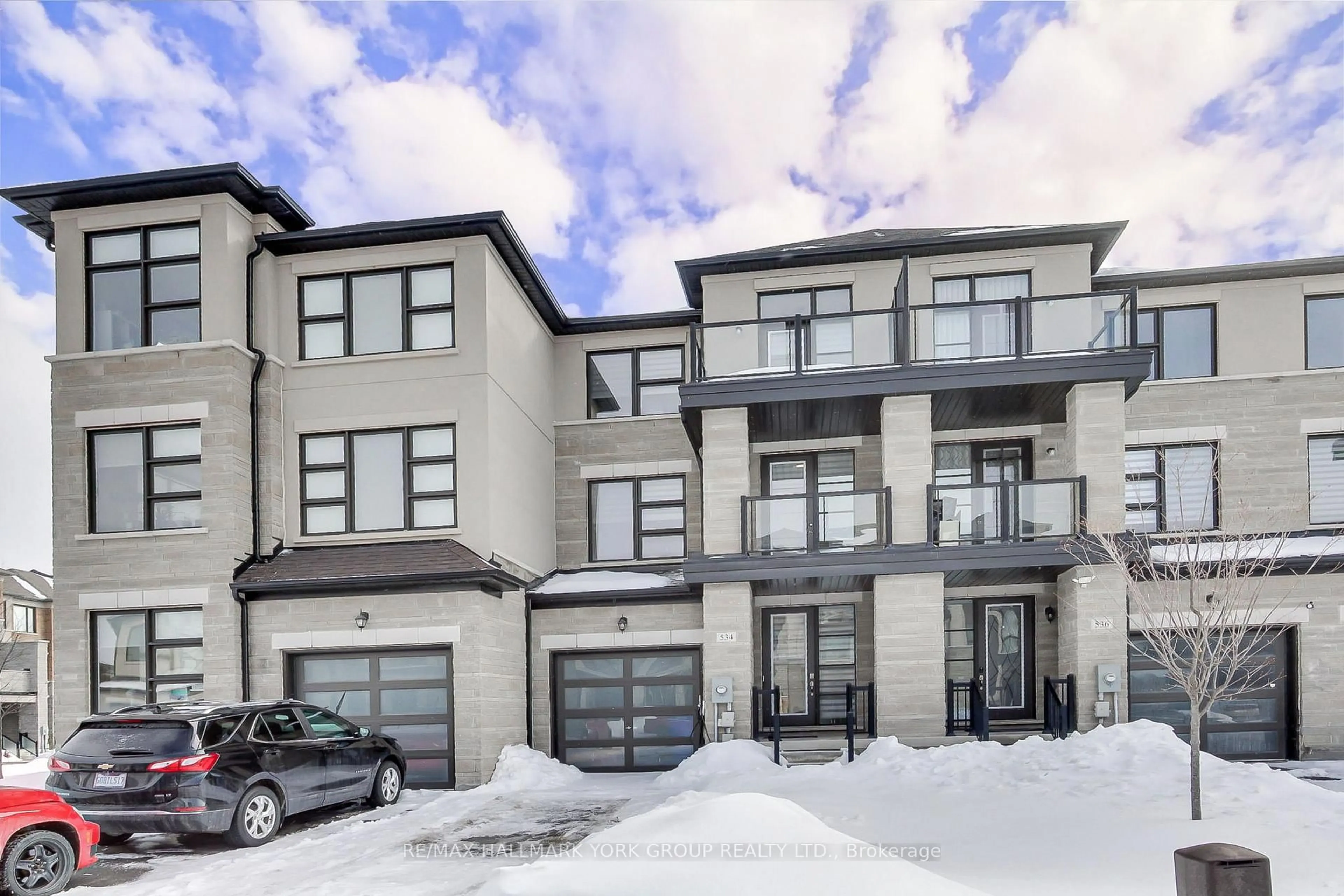 Unknown for 534 New England Crt, Newmarket Ontario L3X 0M6