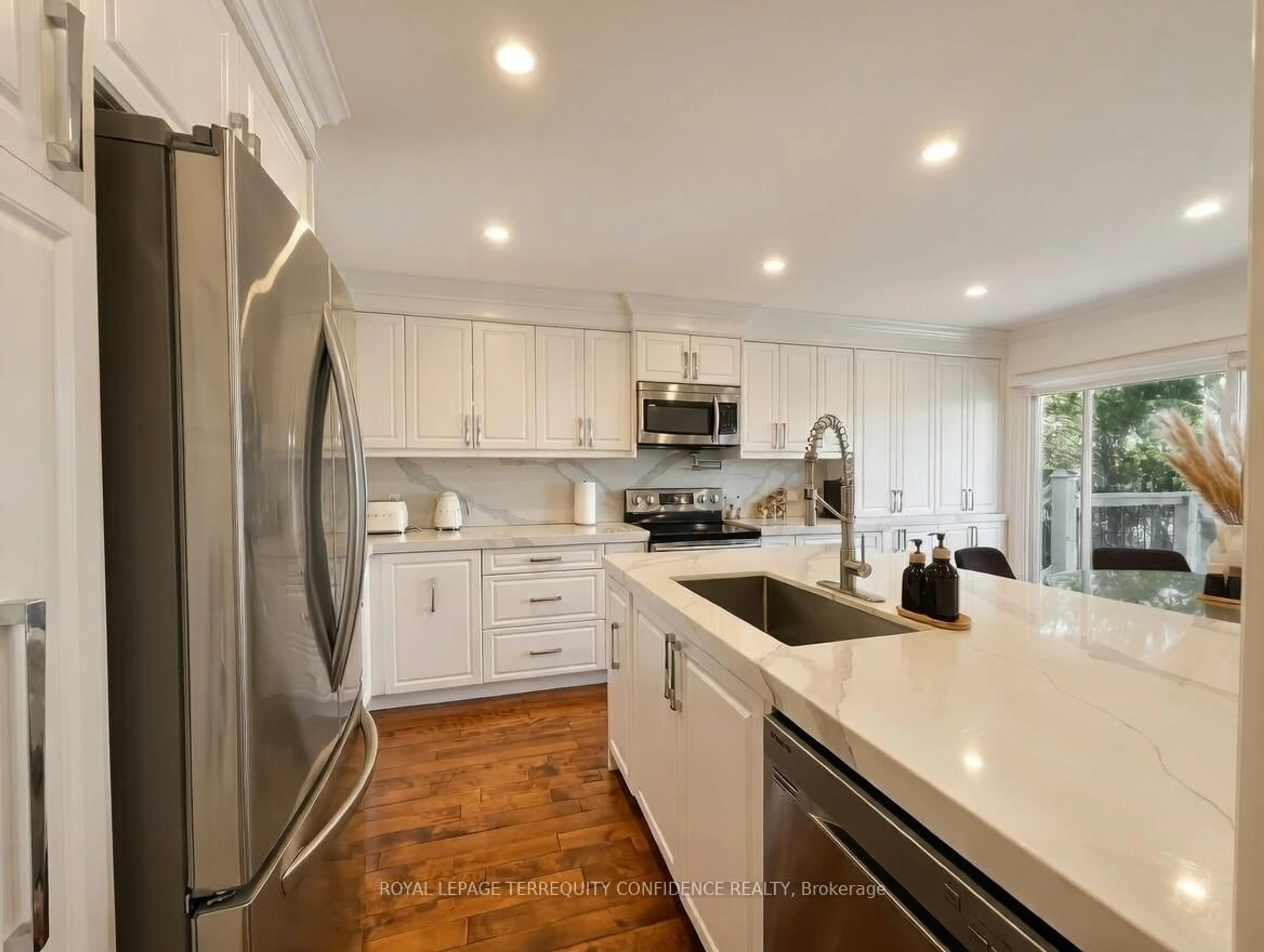 Unknown for 8 Colleen St, Vaughan Ontario L4J 5H1