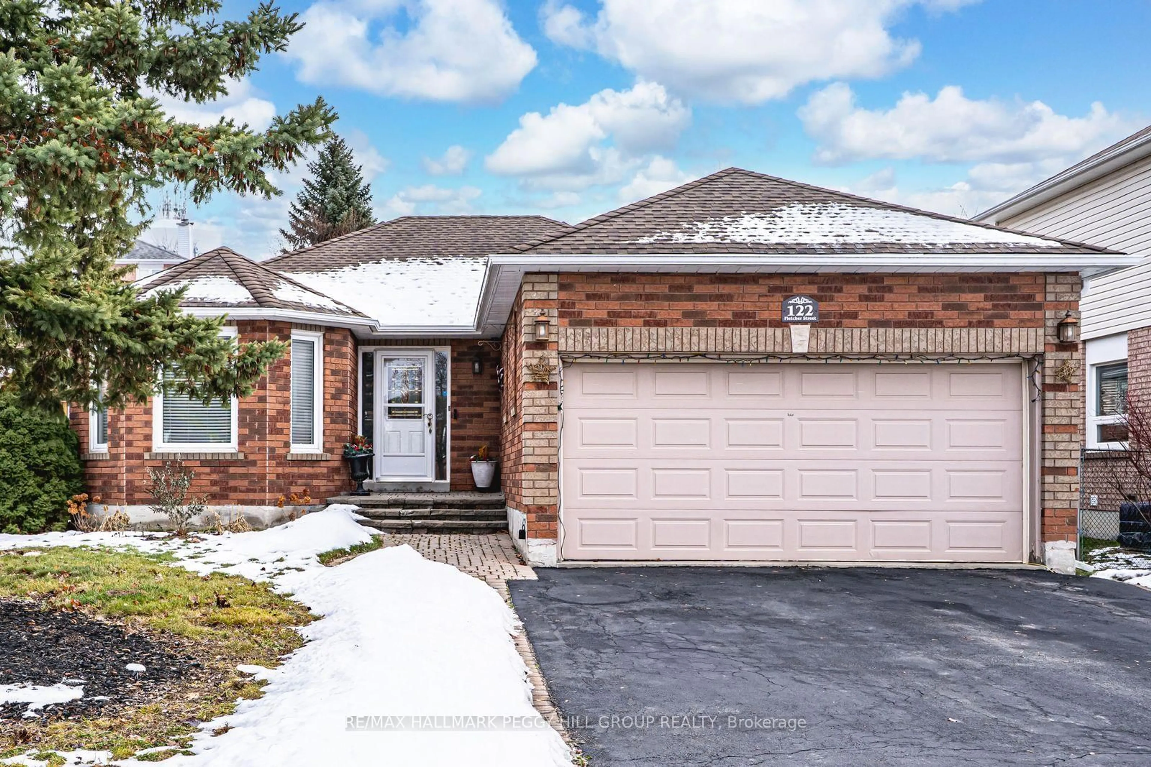 Home with brick exterior material, street for 122 Fletcher St, Bradford West Gwillimbury Ontario L3Z 2Y9