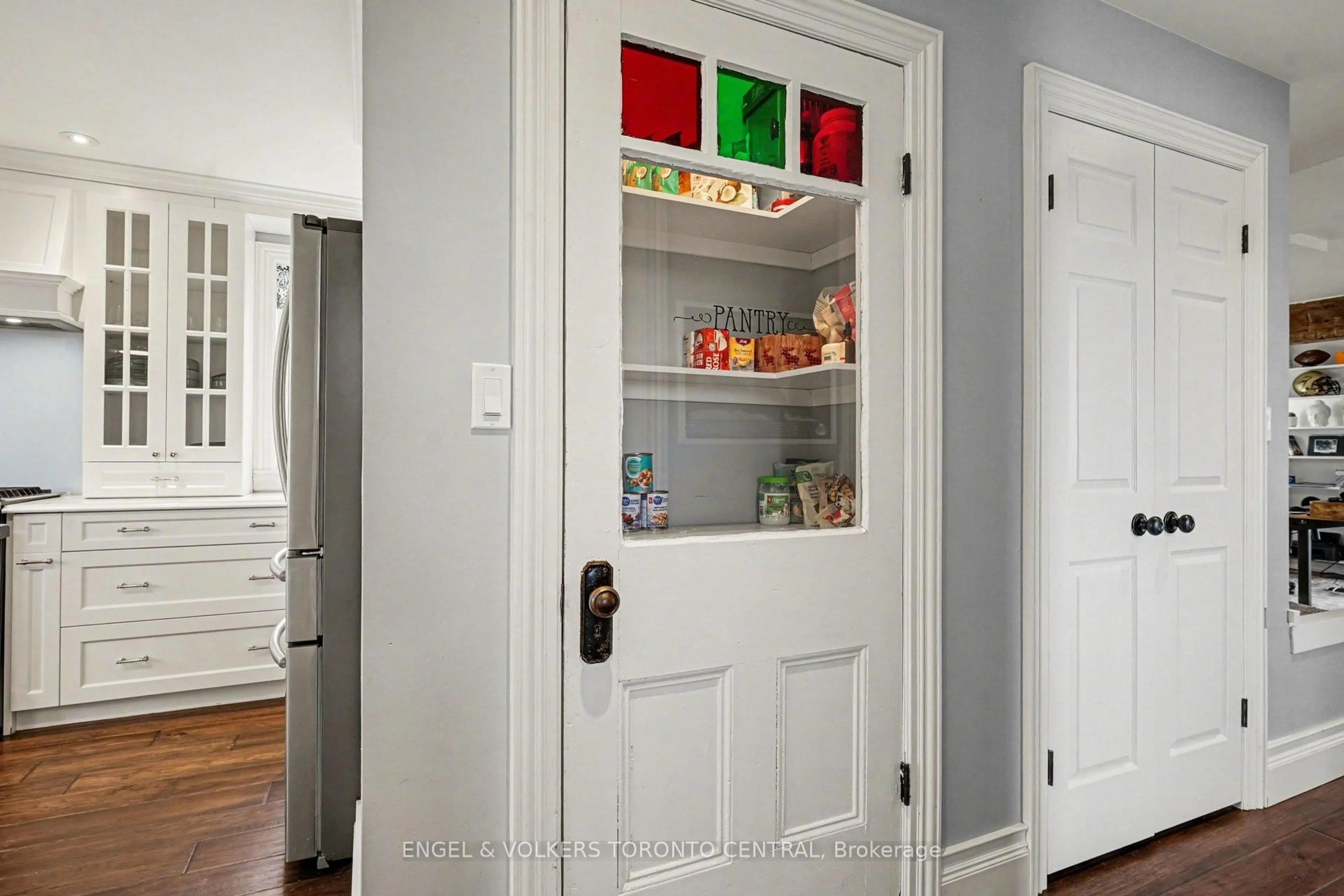 Indoor entryway for 1210 Concession 11 Rd, Brock Ontario L0E 1E0