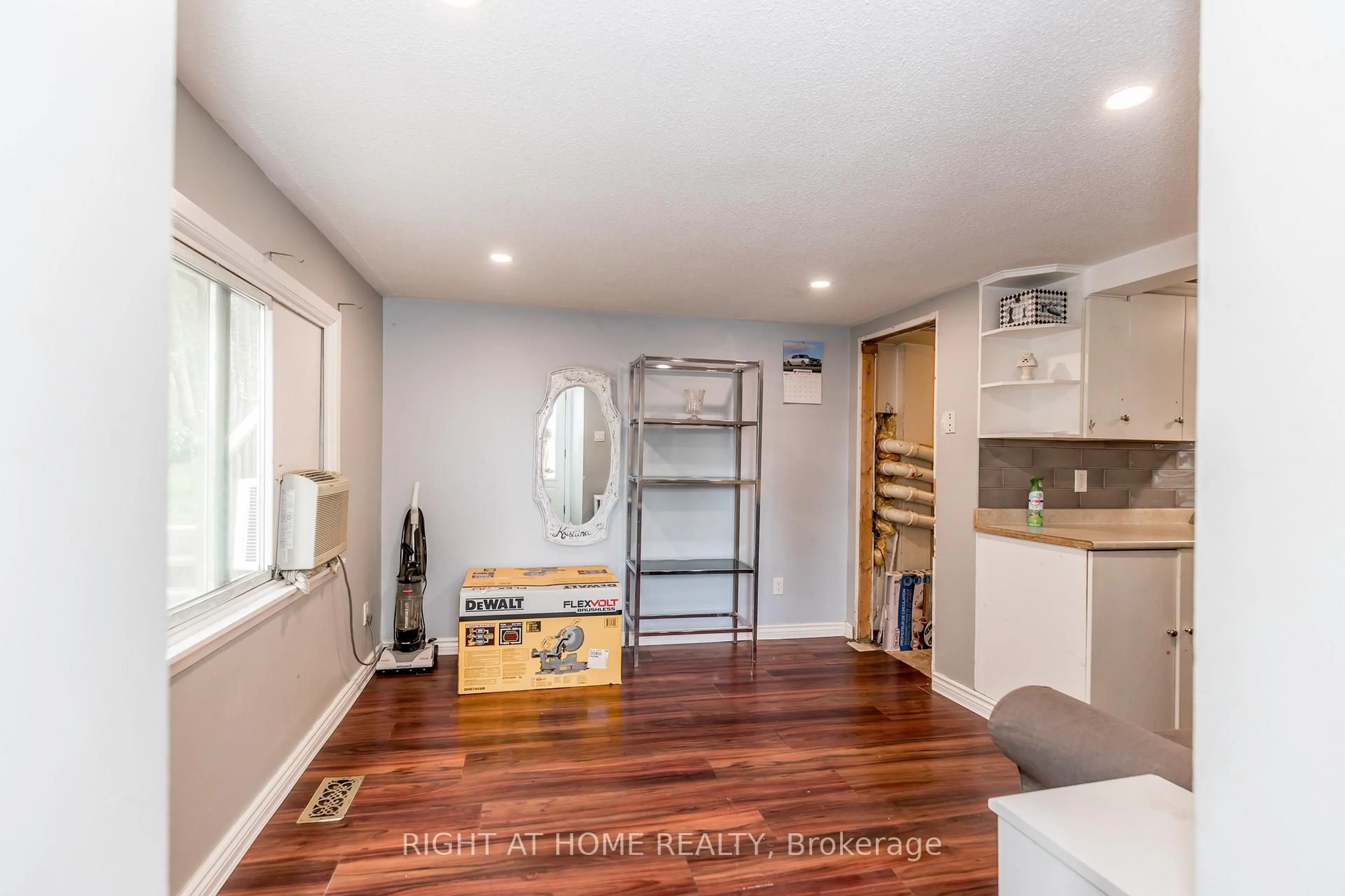 Unknown for 93 John St, Bradford West Gwillimbury Ontario L3Z 1G4