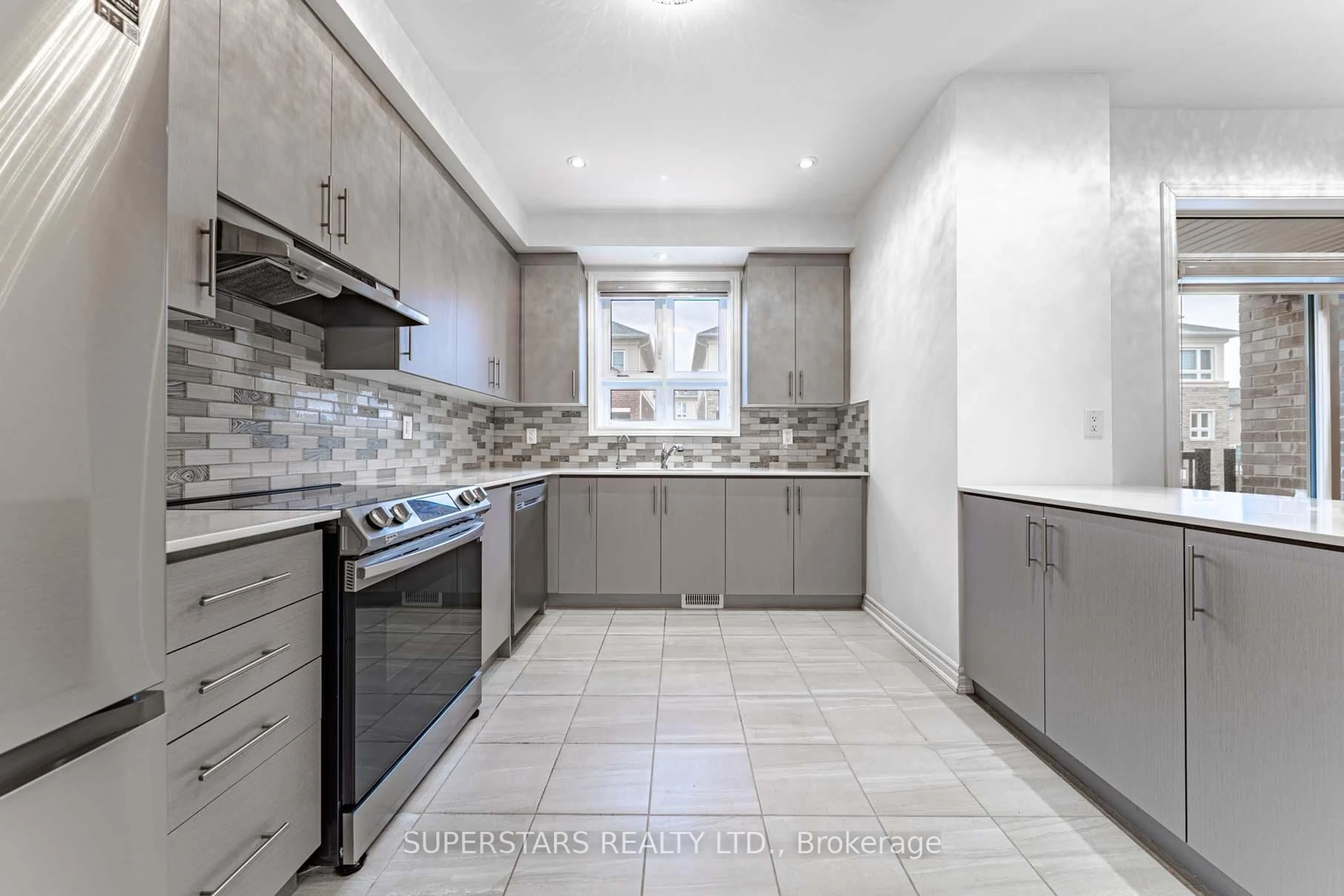 Standard kitchen, ceramic/tile floor for 63 Massachusetts Lane, Markham Ontario L6E 0V6