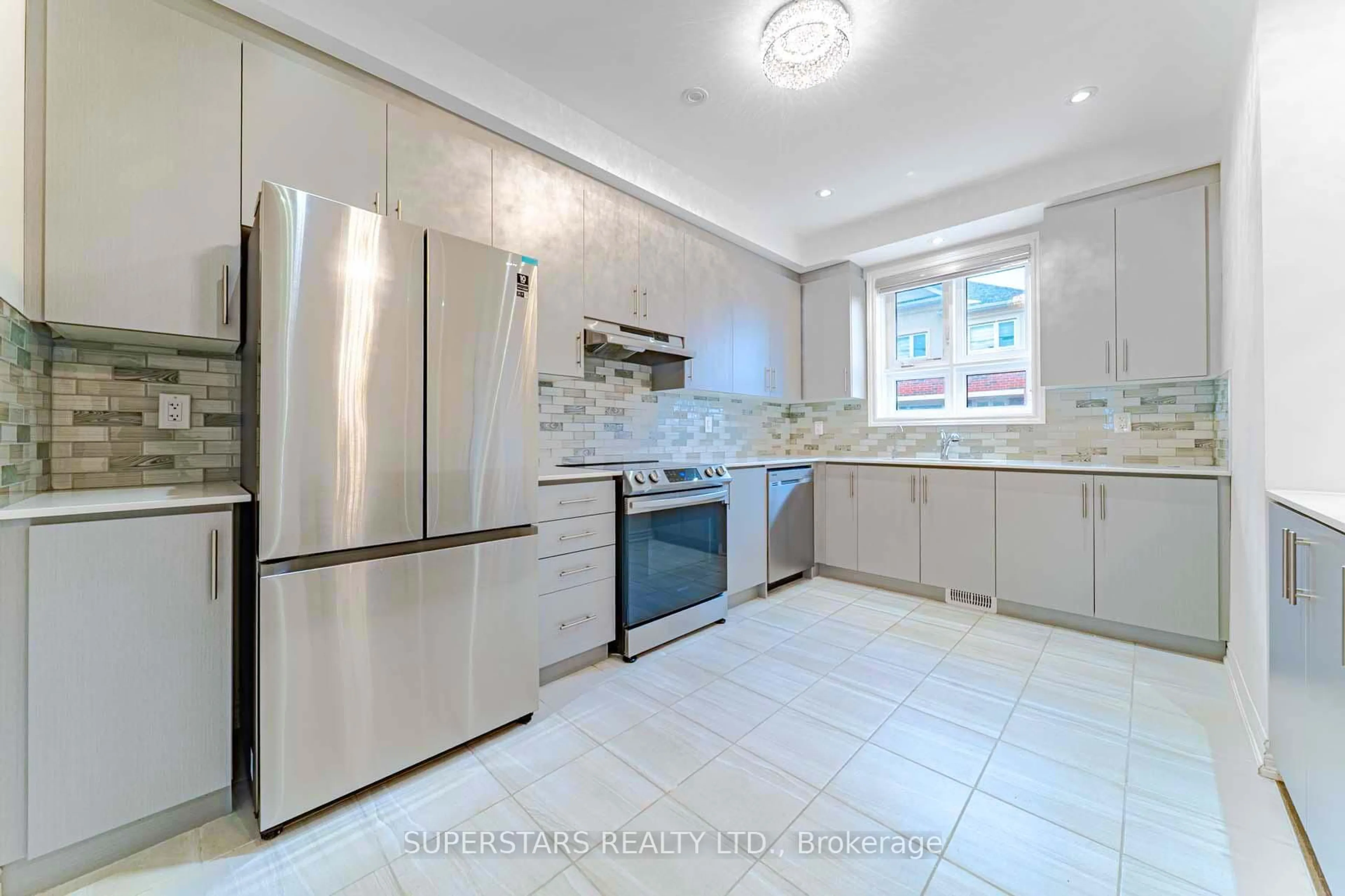 Standard kitchen, ceramic/tile floor for 63 Massachusetts Lane, Markham Ontario L6E 0V6
