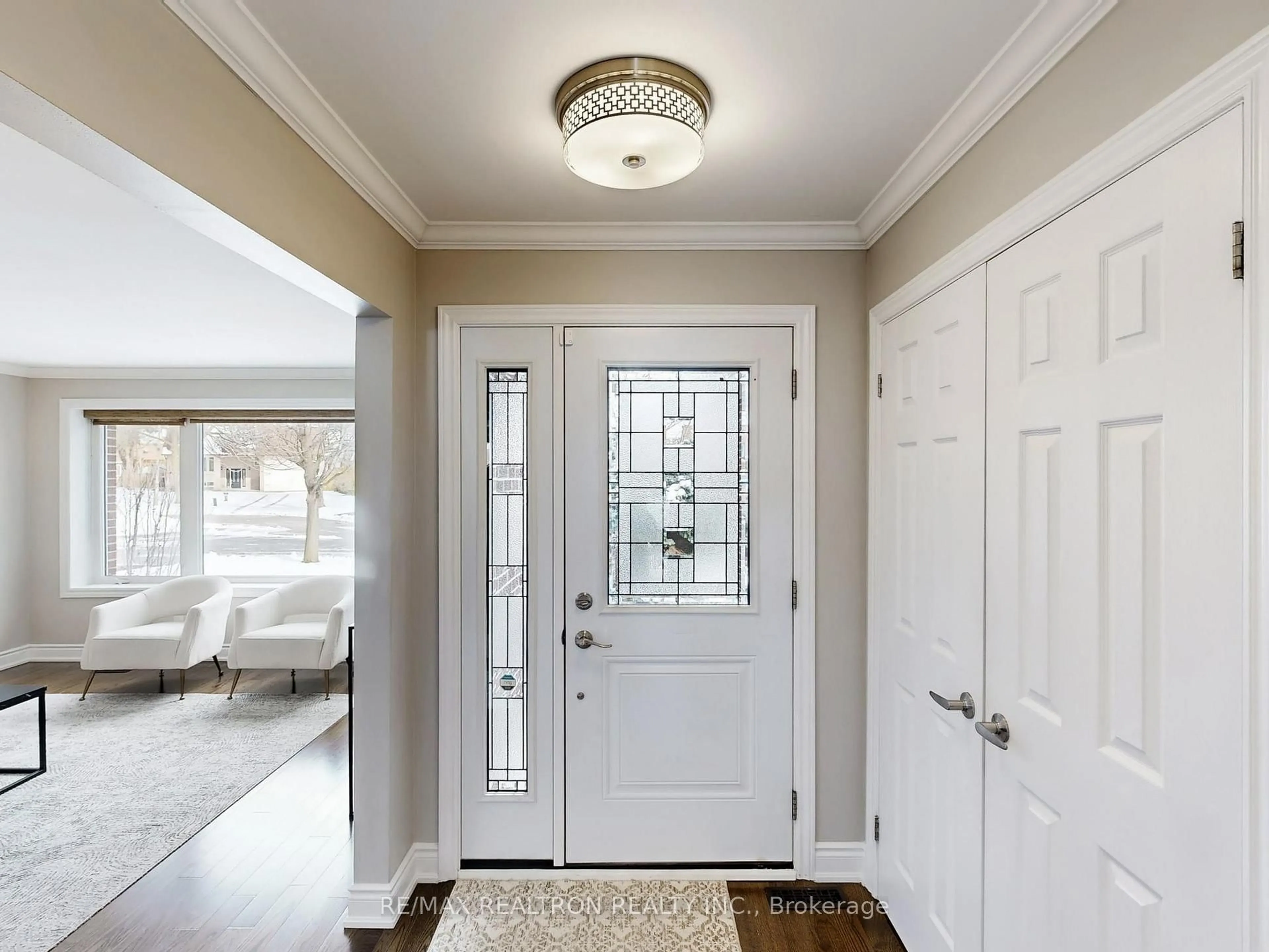 Indoor entryway for 12 Hester Crt, Markham Ontario L3T 3K5