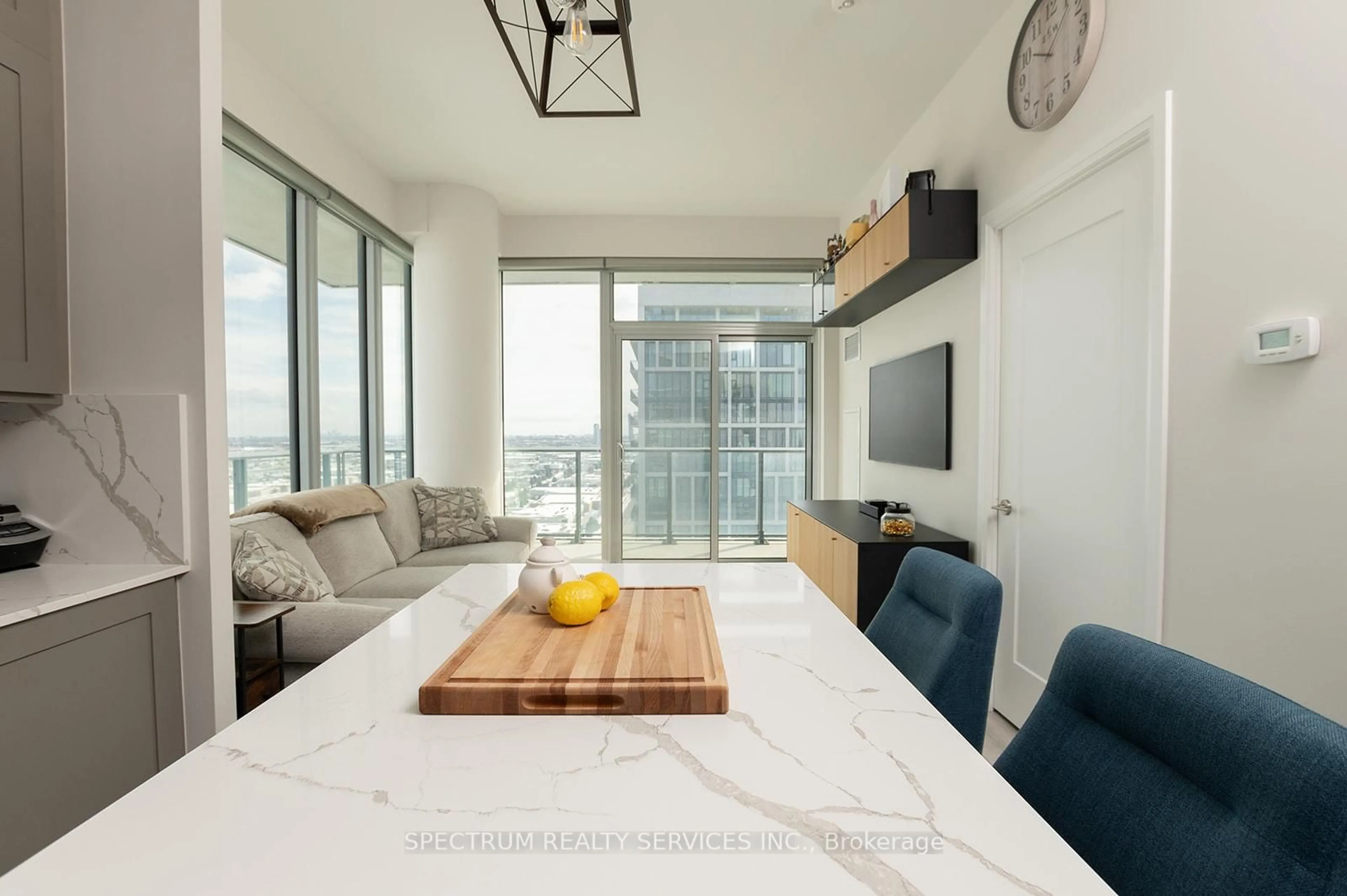 Unknown for 9000 Jane St #2302, Vaughan Ontario L4K 0M6