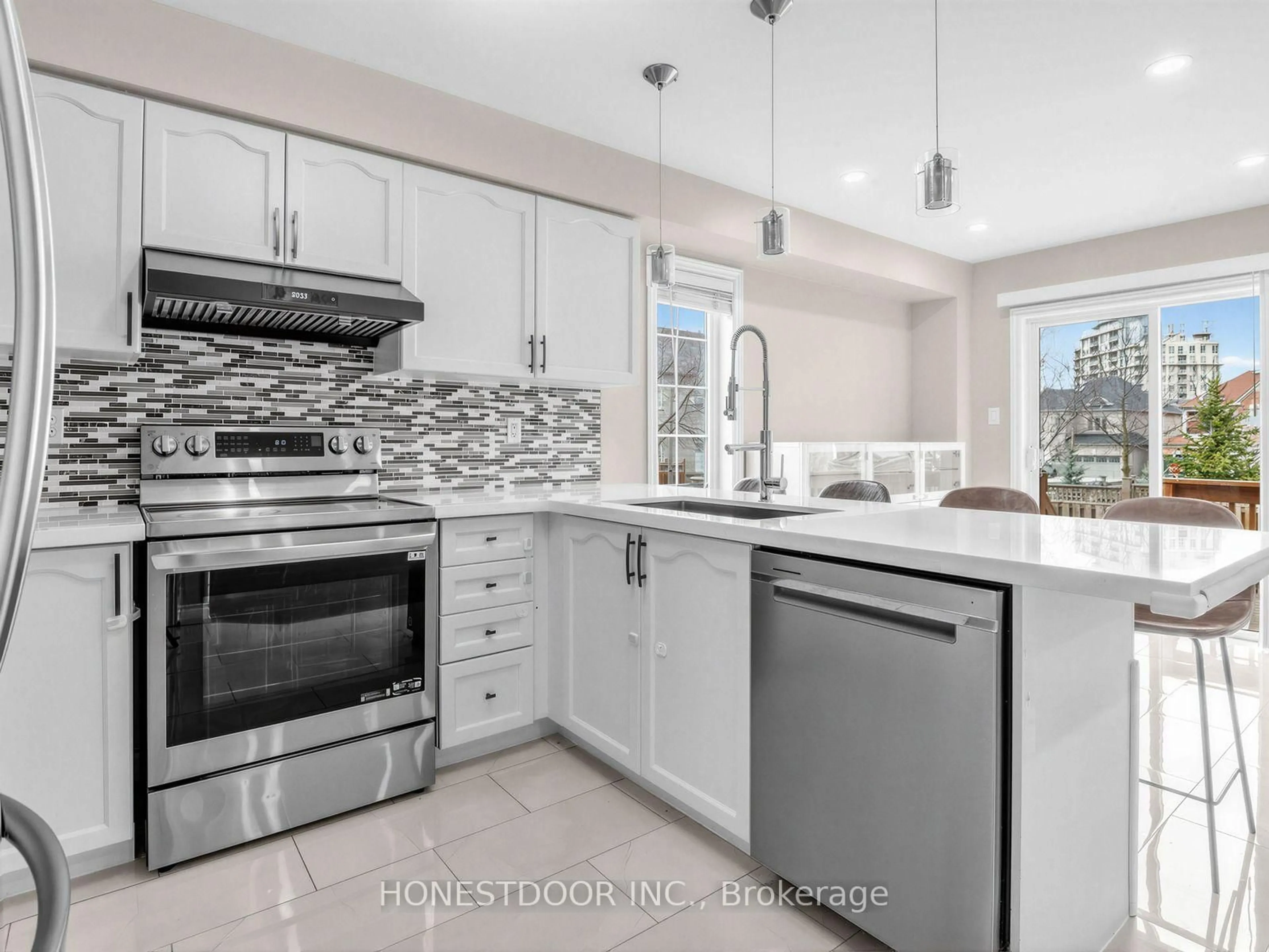 Unknown for 76 Peshawar Ave, Markham Ontario L3R 9V3