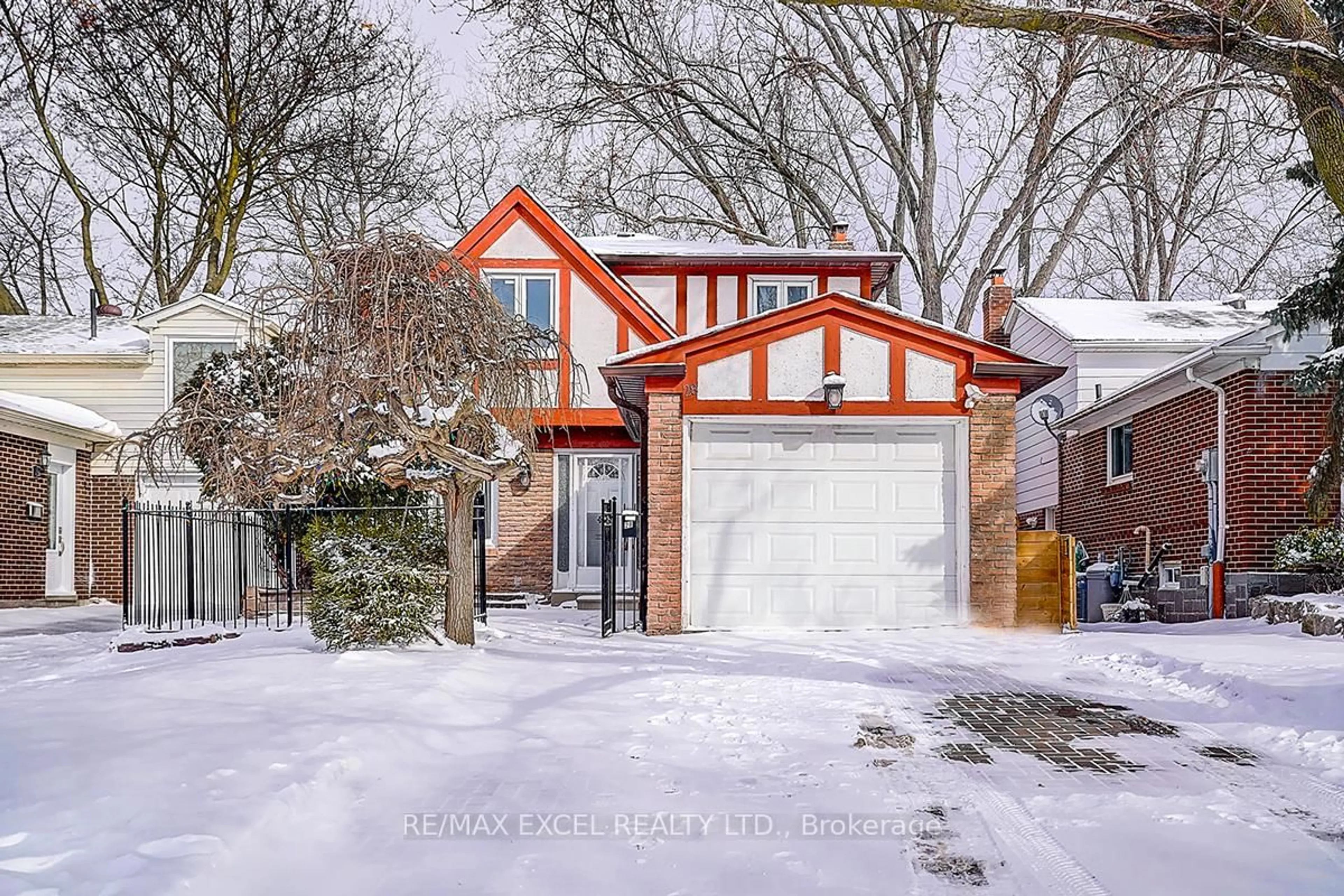 Home with brick exterior material, street for 28 Holsworthy Cres, Markham Ontario L3T 4C6