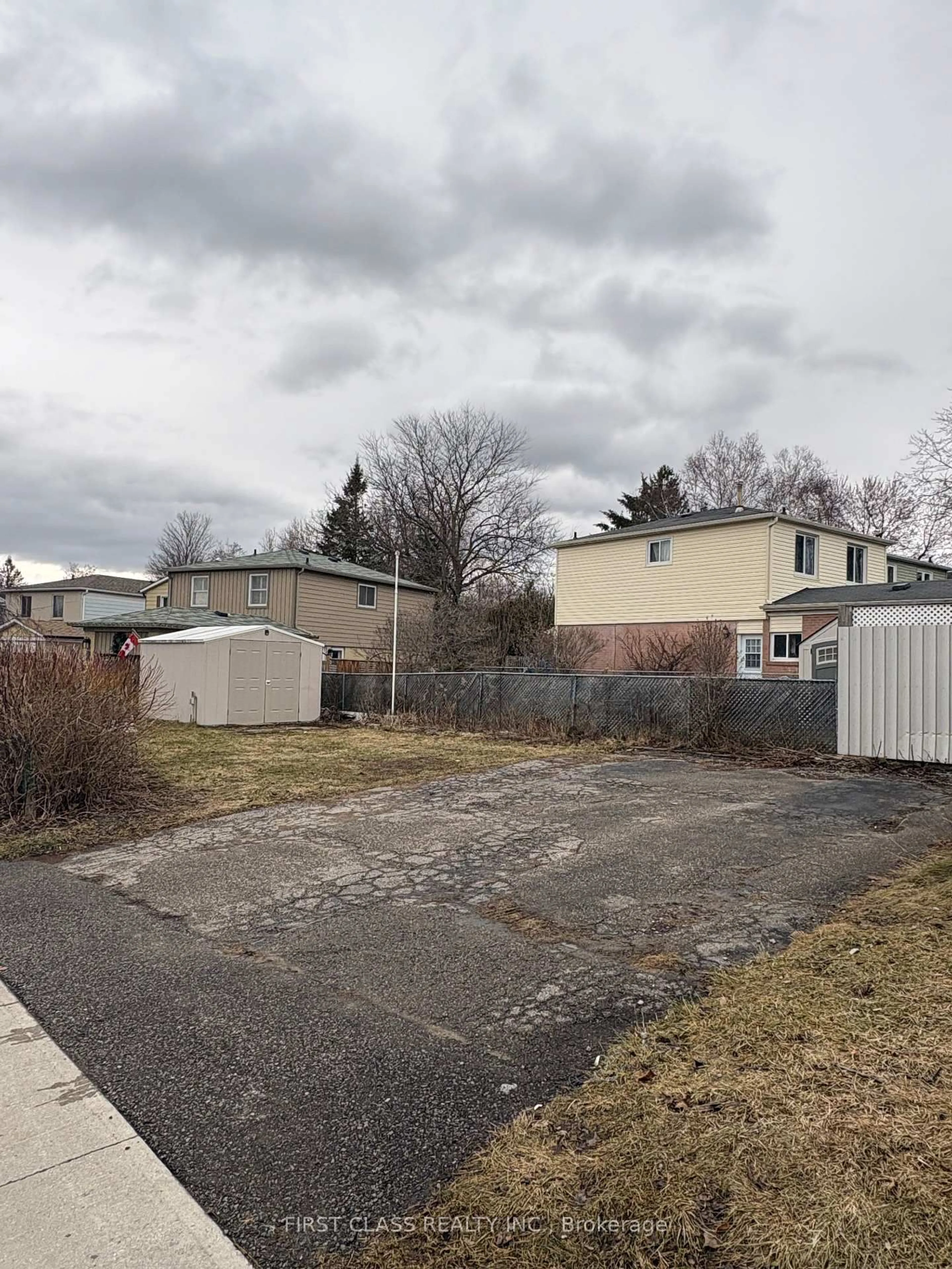 Unknown for 701 Leeder Crt, Newmarket Ontario L3Y 5A8