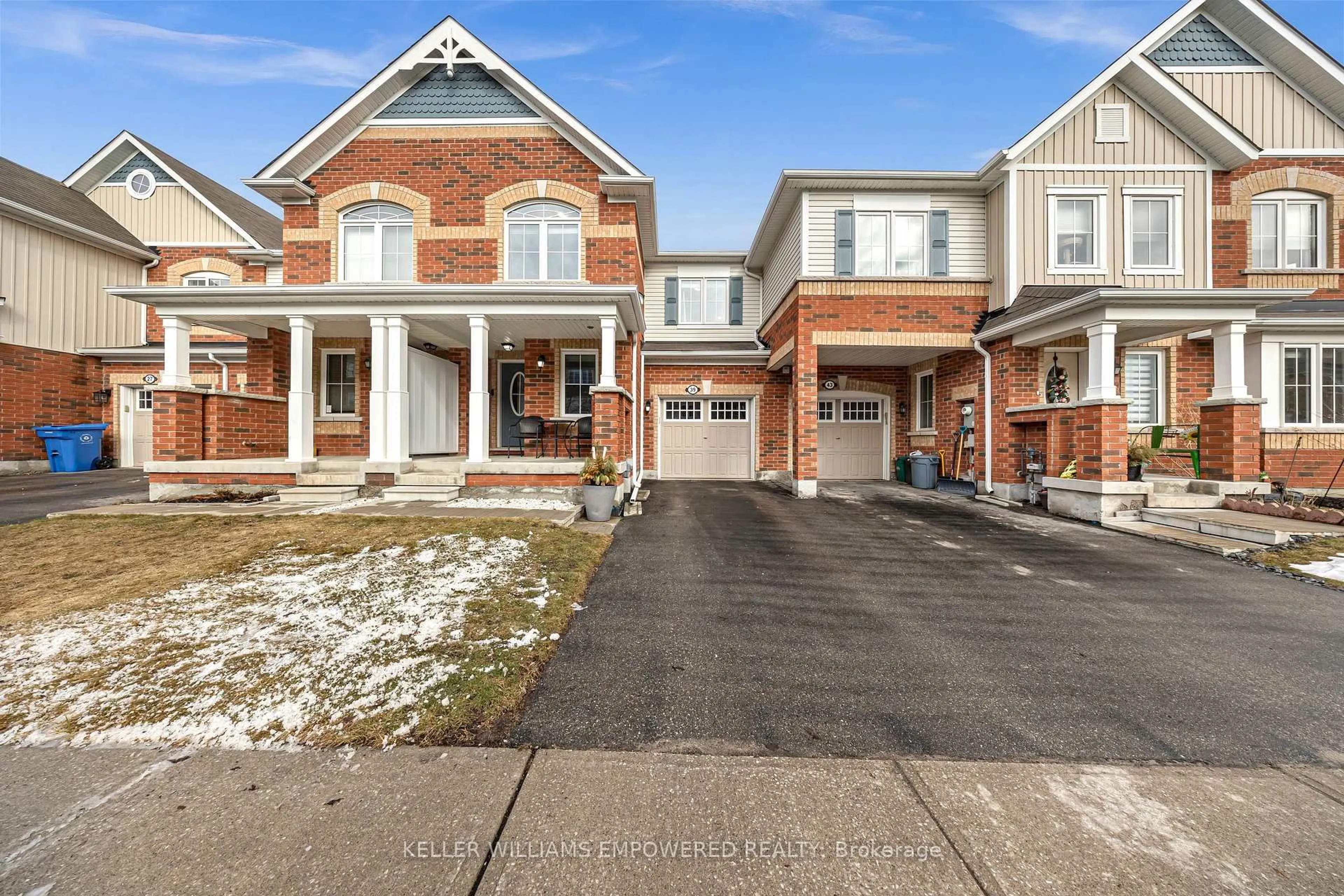 Home with brick exterior material, street for 39 Stocks Lane, Aurora Ontario L4G 0Y3