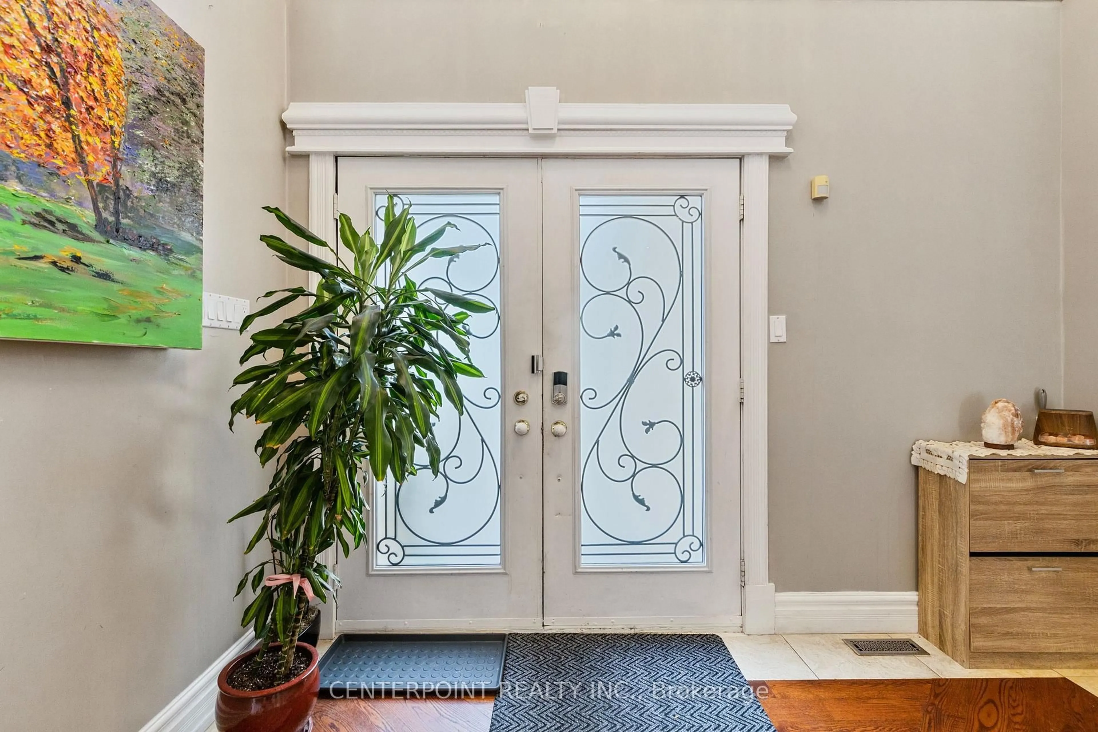 Indoor entryway for 277 Oxford St, Richmond Hill Ontario L4C 7V8