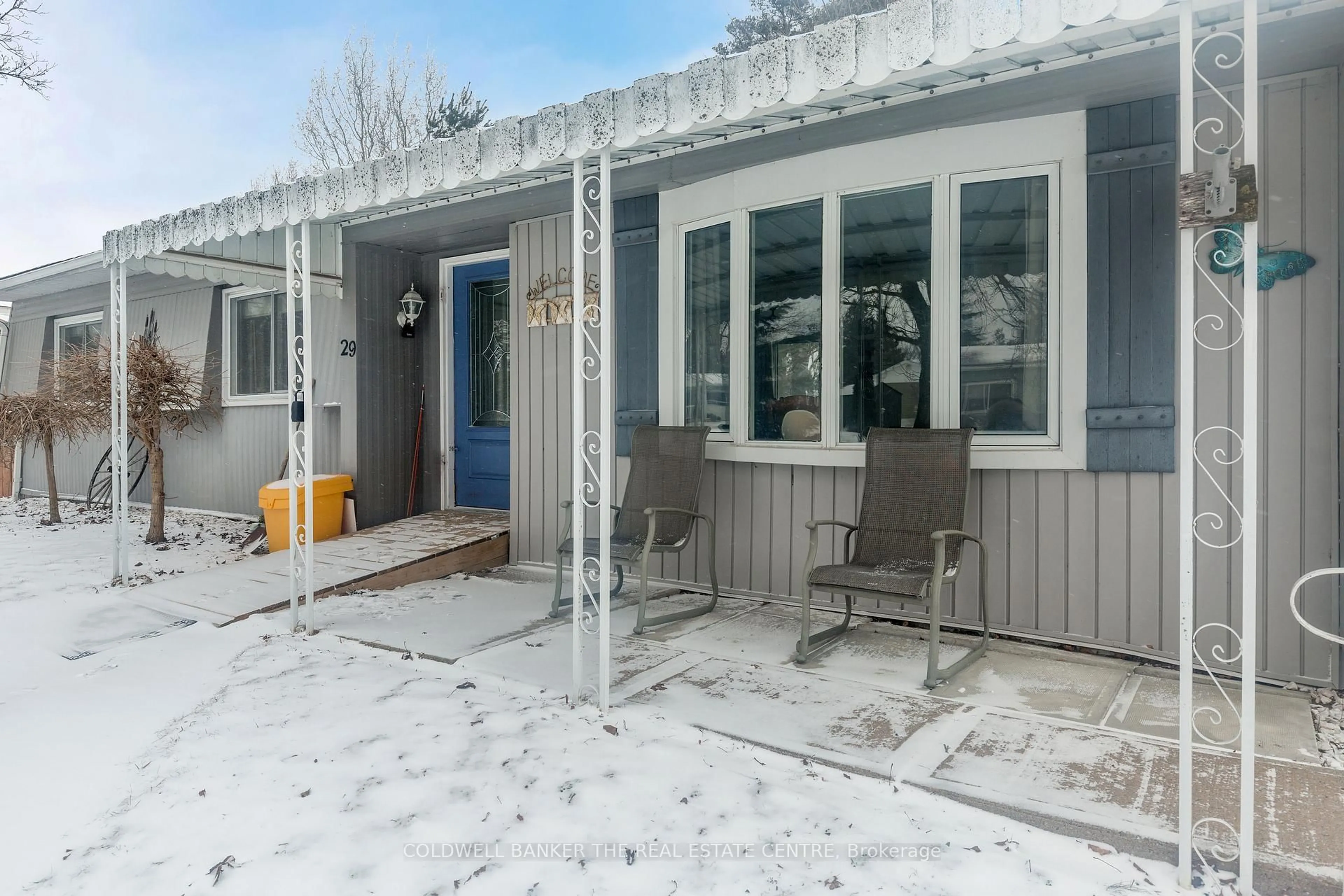 Patio, street for 29 Main St, Innisfil Ontario L9S 1L9