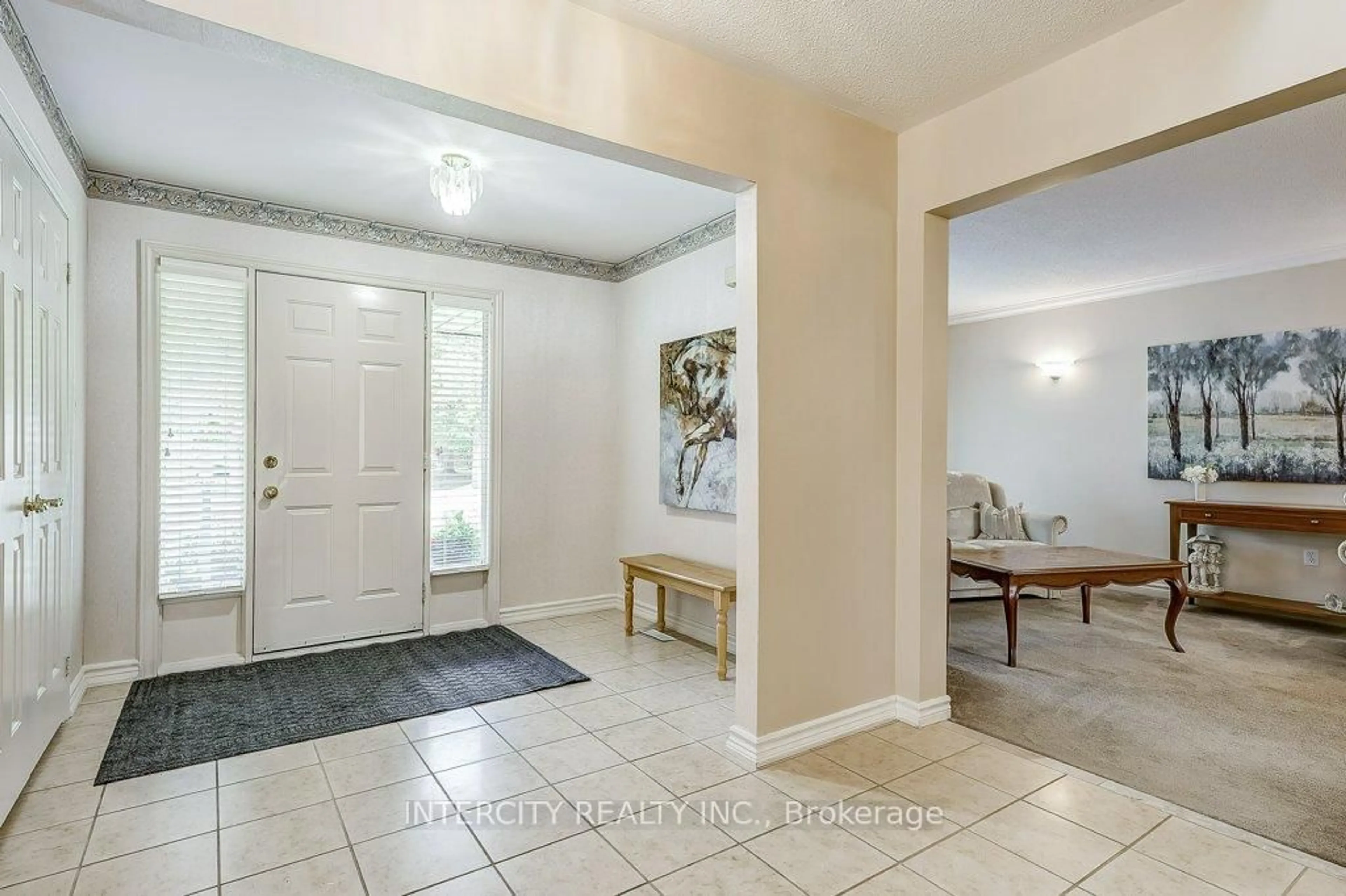 Indoor entryway for 21 Marylebone Cres, Richmond Hill Ontario L4E 2L5