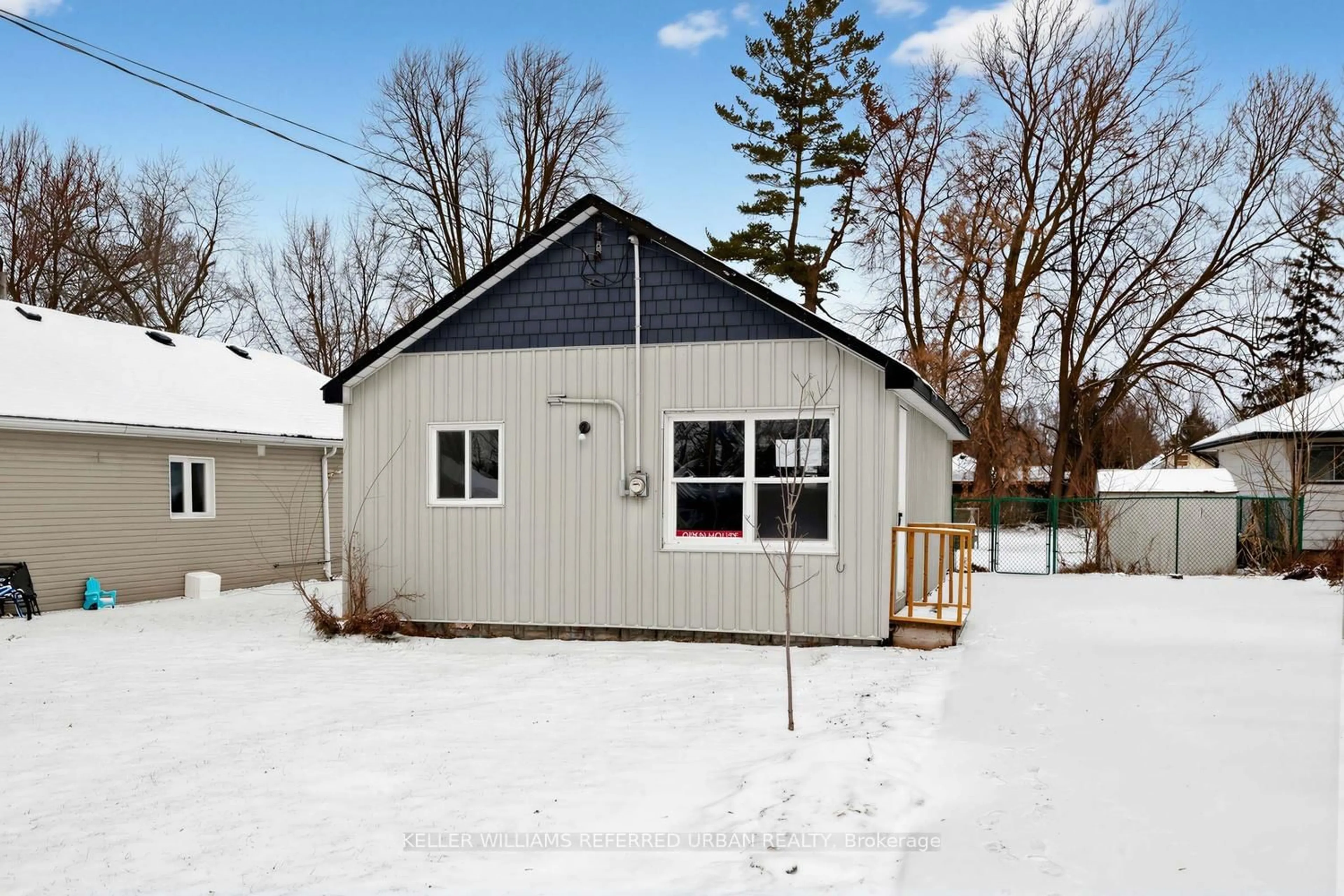 Shed for 208 Bayview Ave, Georgina Ontario L4P 2T2