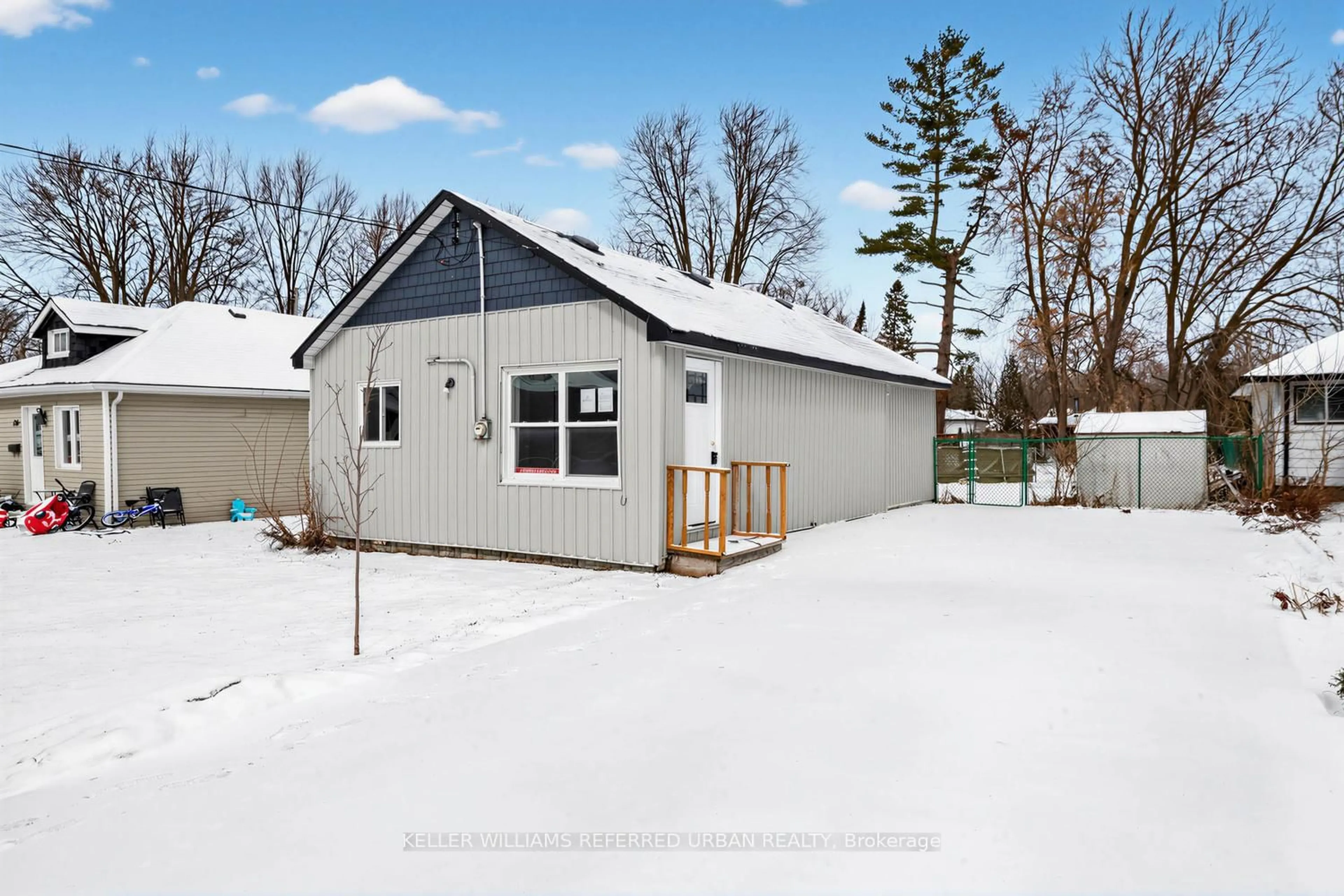 Shed for 208 Bayview Ave, Georgina Ontario L4P 2T2