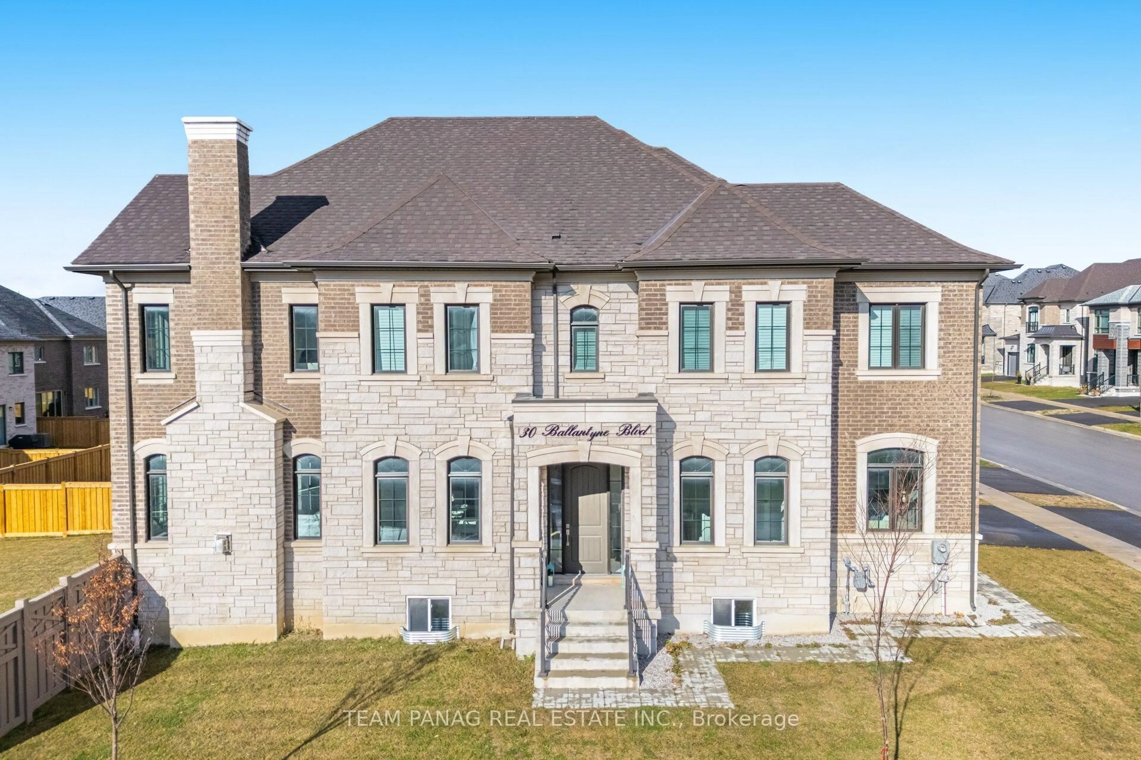 A pic from outside/outdoor area/front of a property/back of a property/a pic from drone, building for 30 Ballantyne Blvd, Vaughan Ontario L3L 0G2