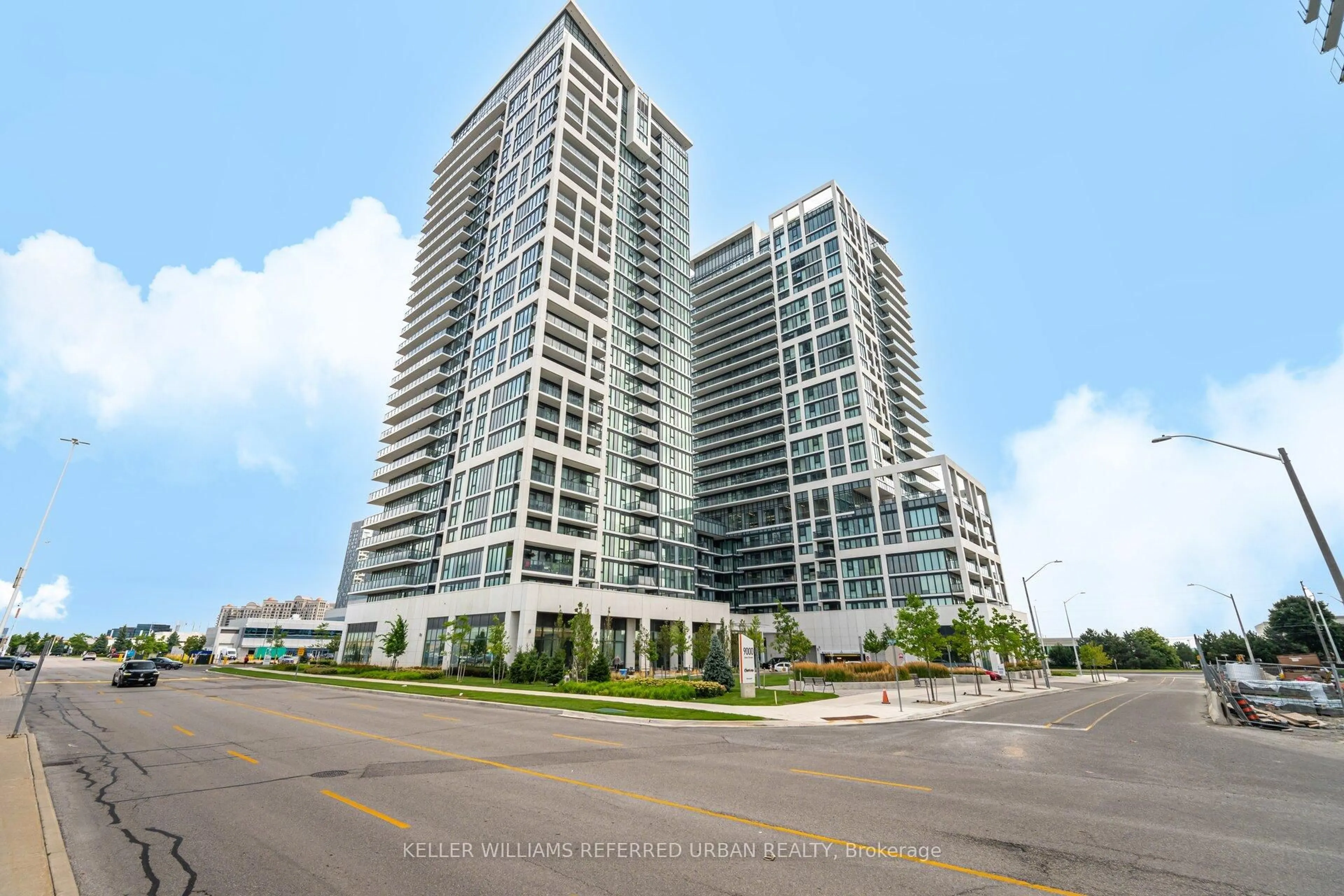Indoor foyer for 9000 Jane St #1115, Vaughan Ontario L4K 0M6